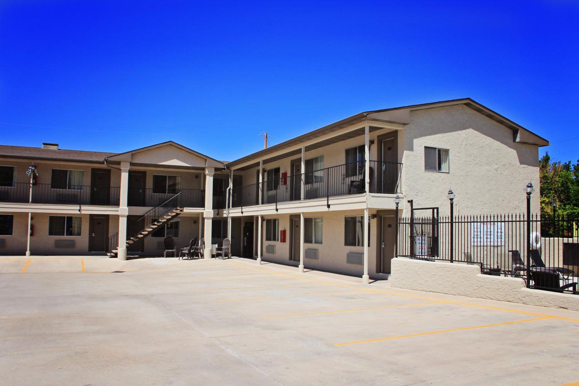 Bowen Motel photo 67