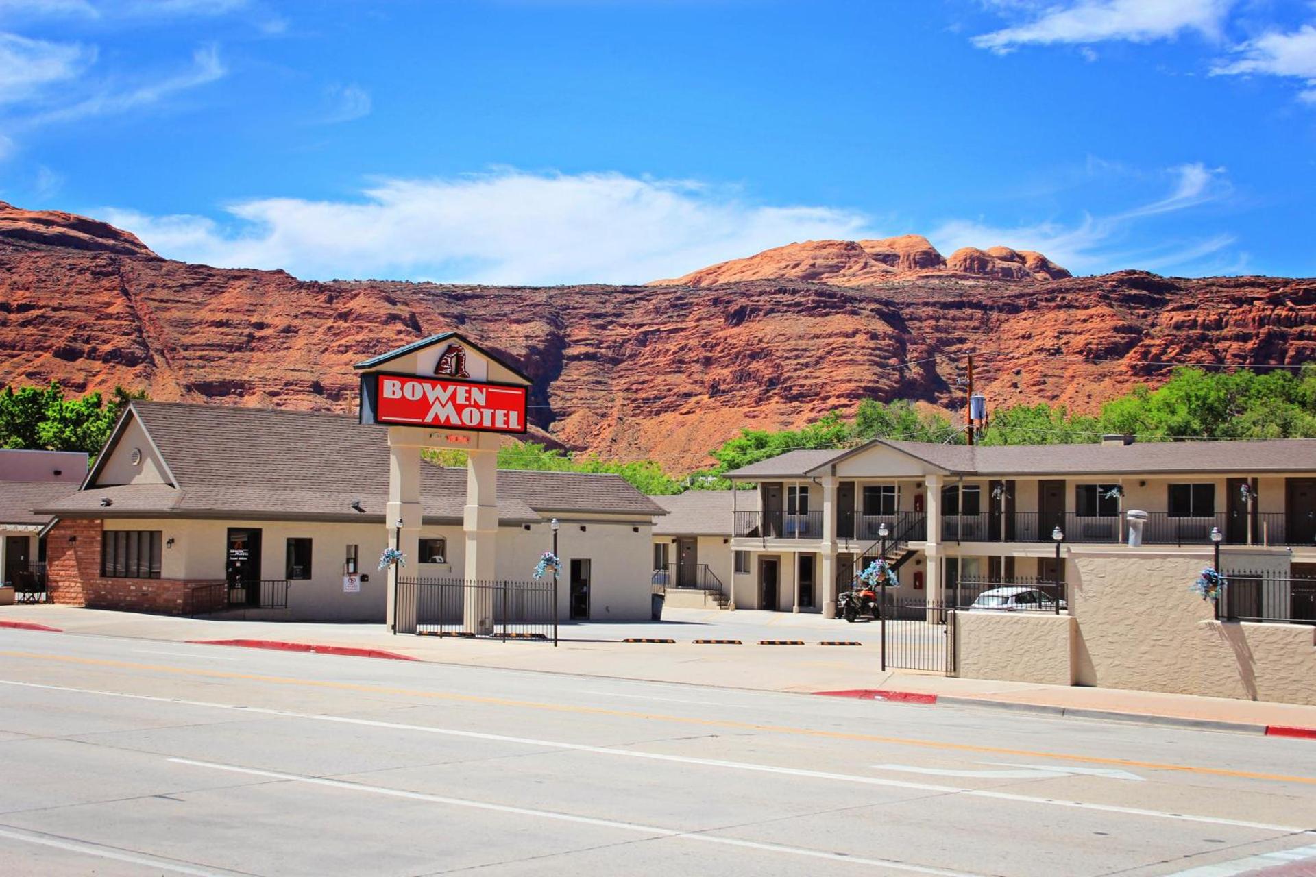 Bowen Motel photo 71