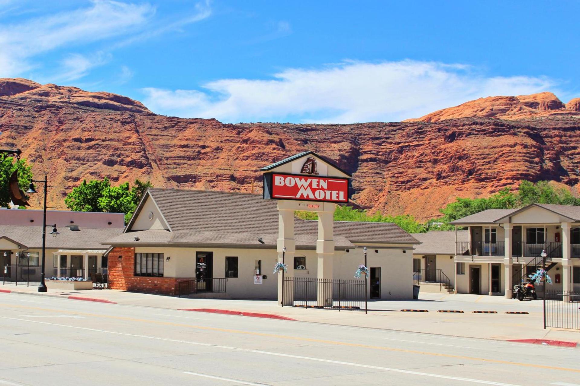 Bowen Motel photo 1
