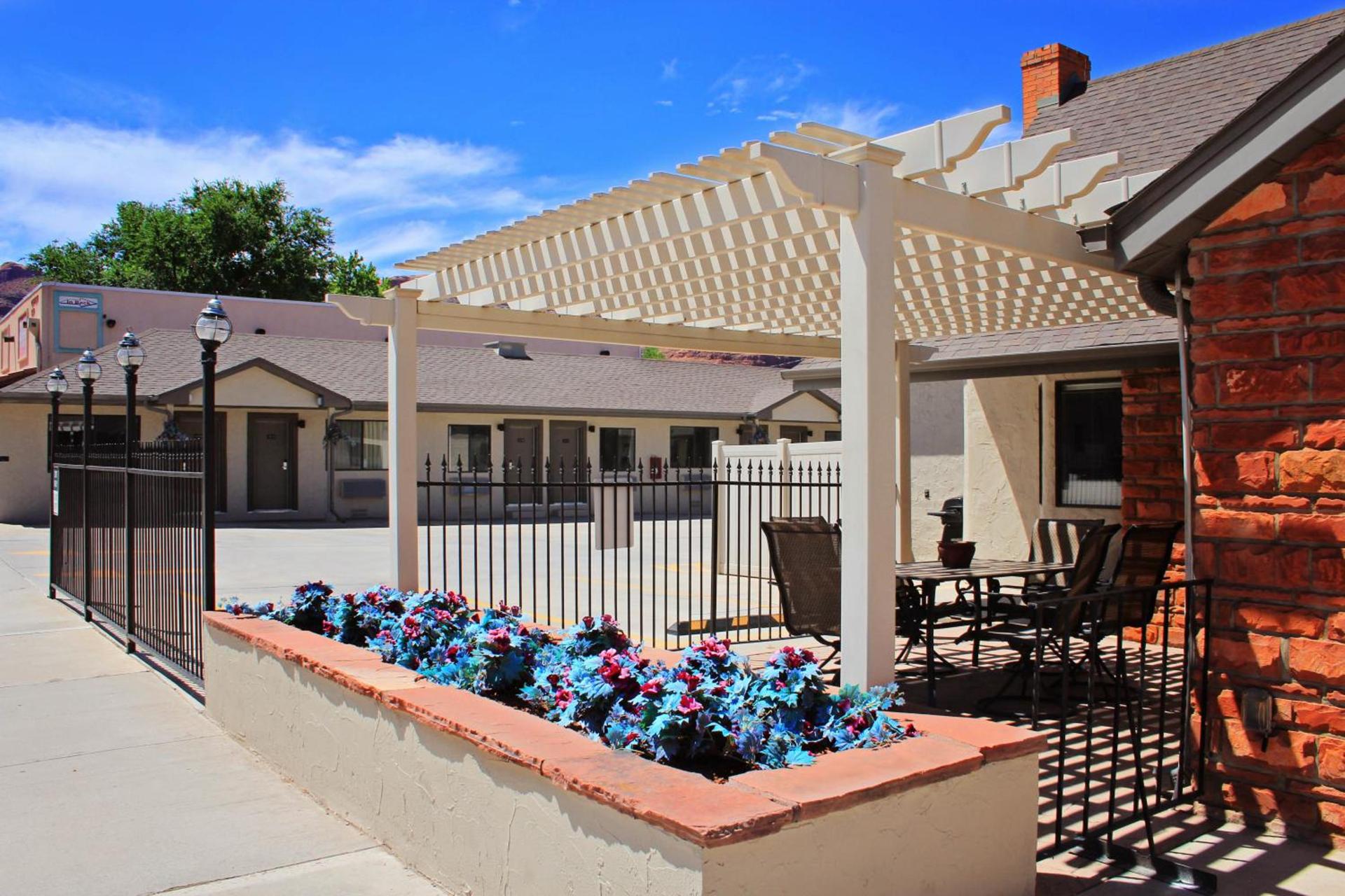 Bowen Motel photo 77
