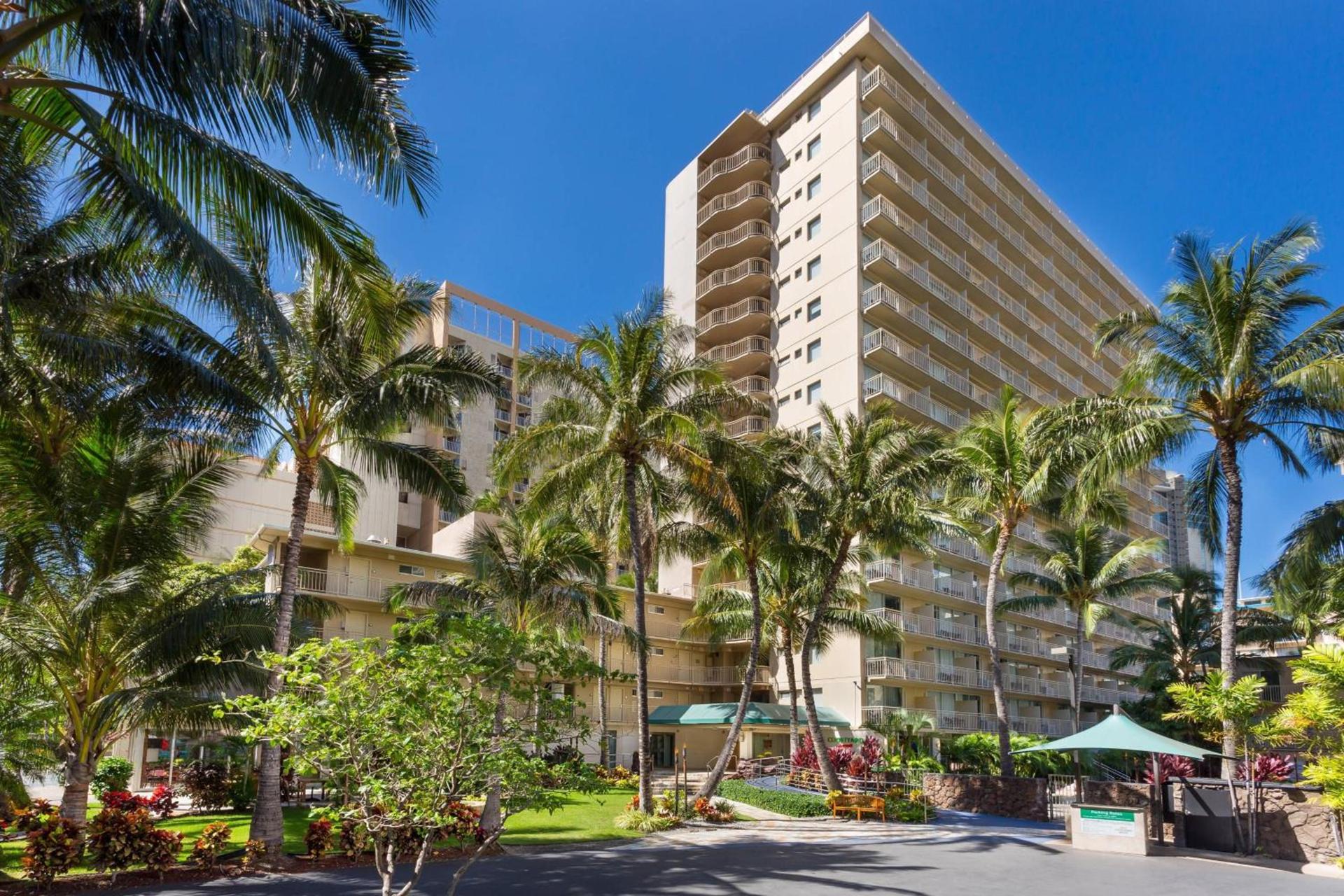 Courtyard by Marriott Waikiki Beach photo 2