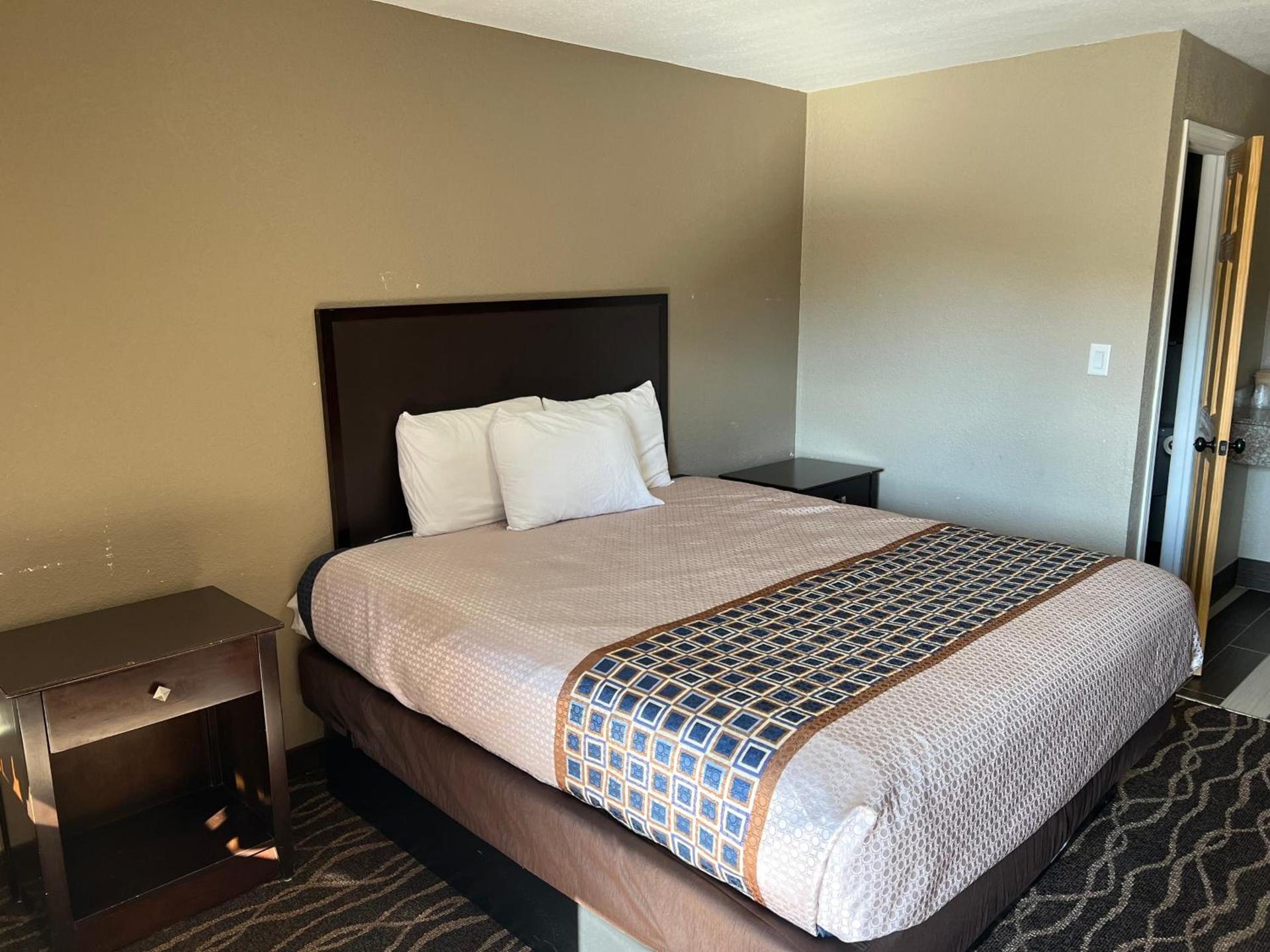 Westbridge Inn and Suites photo 43