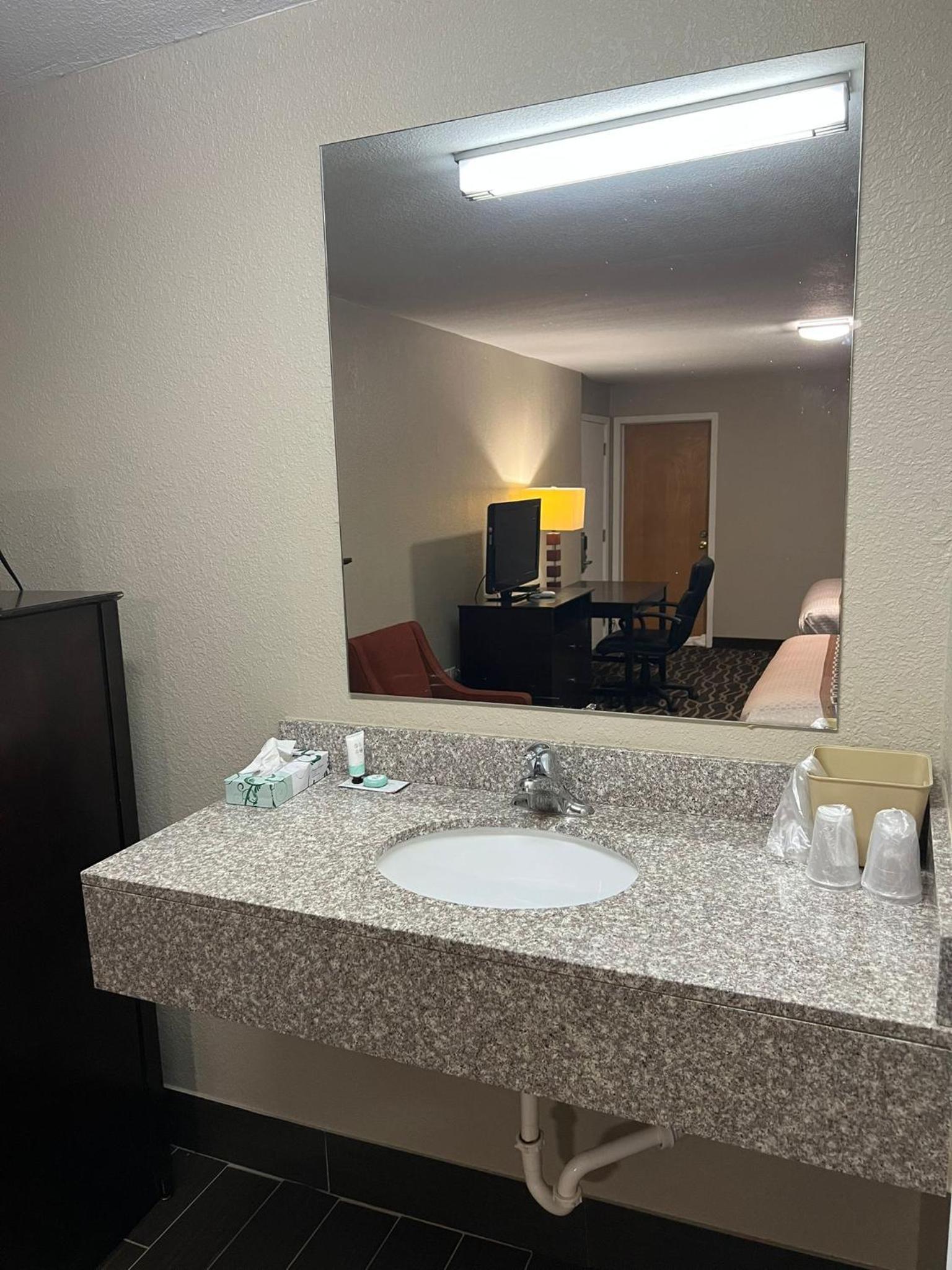Westbridge Inn and Suites photo 3