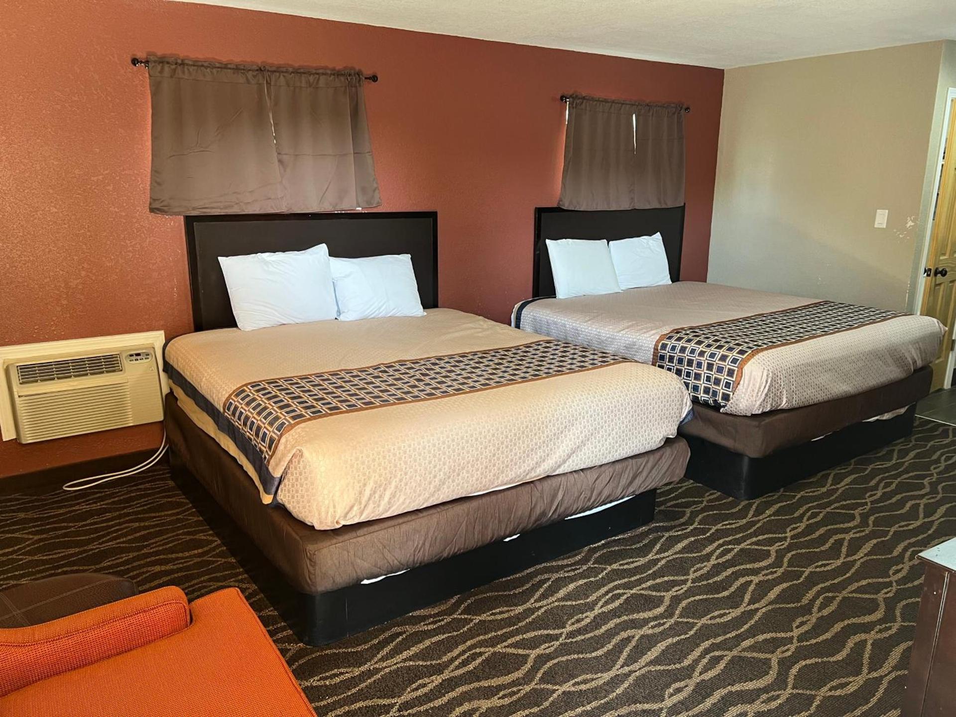 Westbridge Inn and Suites photo 5