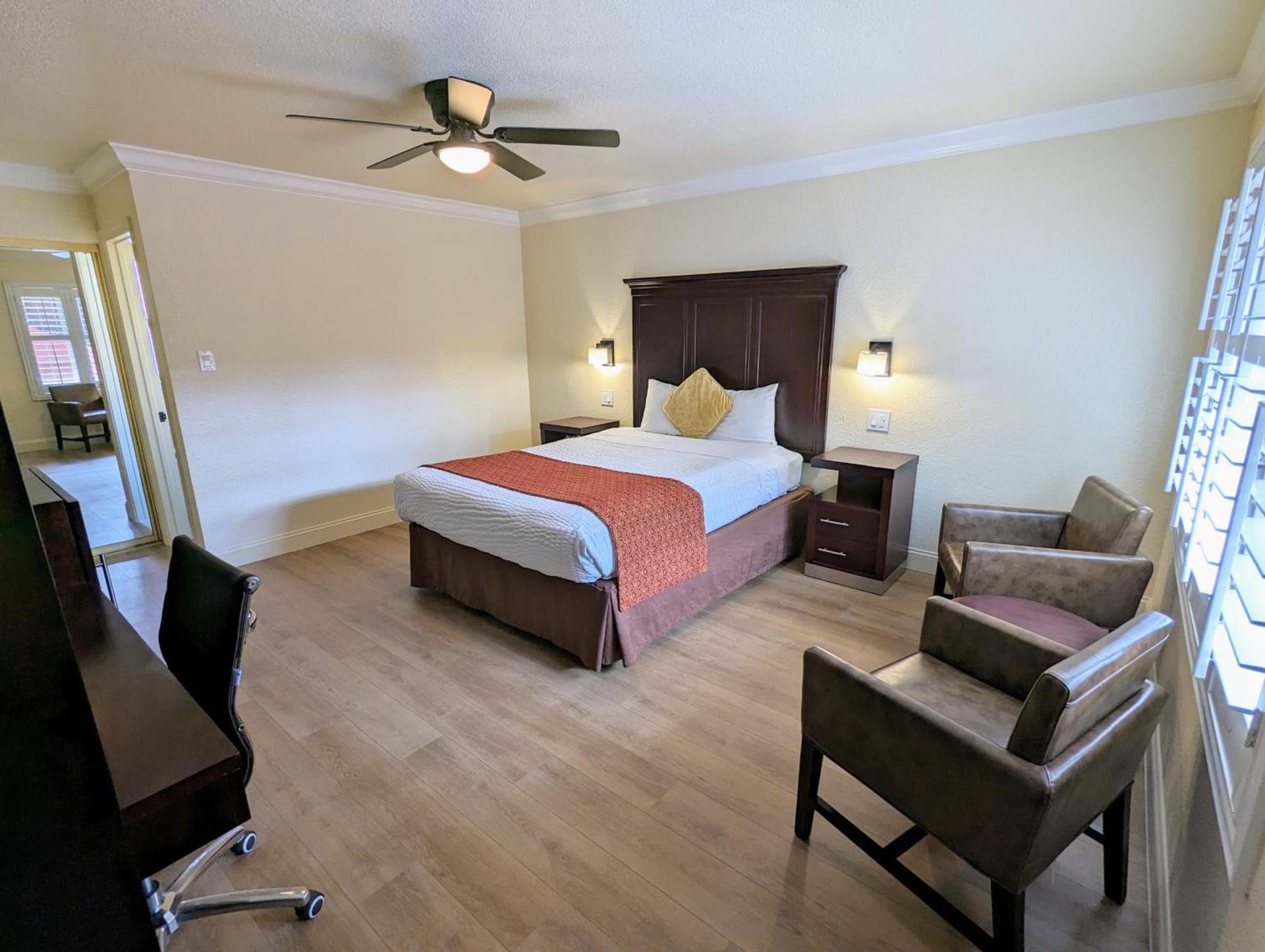 Clarion Collection Wilkie's Inn Pacific Grove - Monterey photo 29