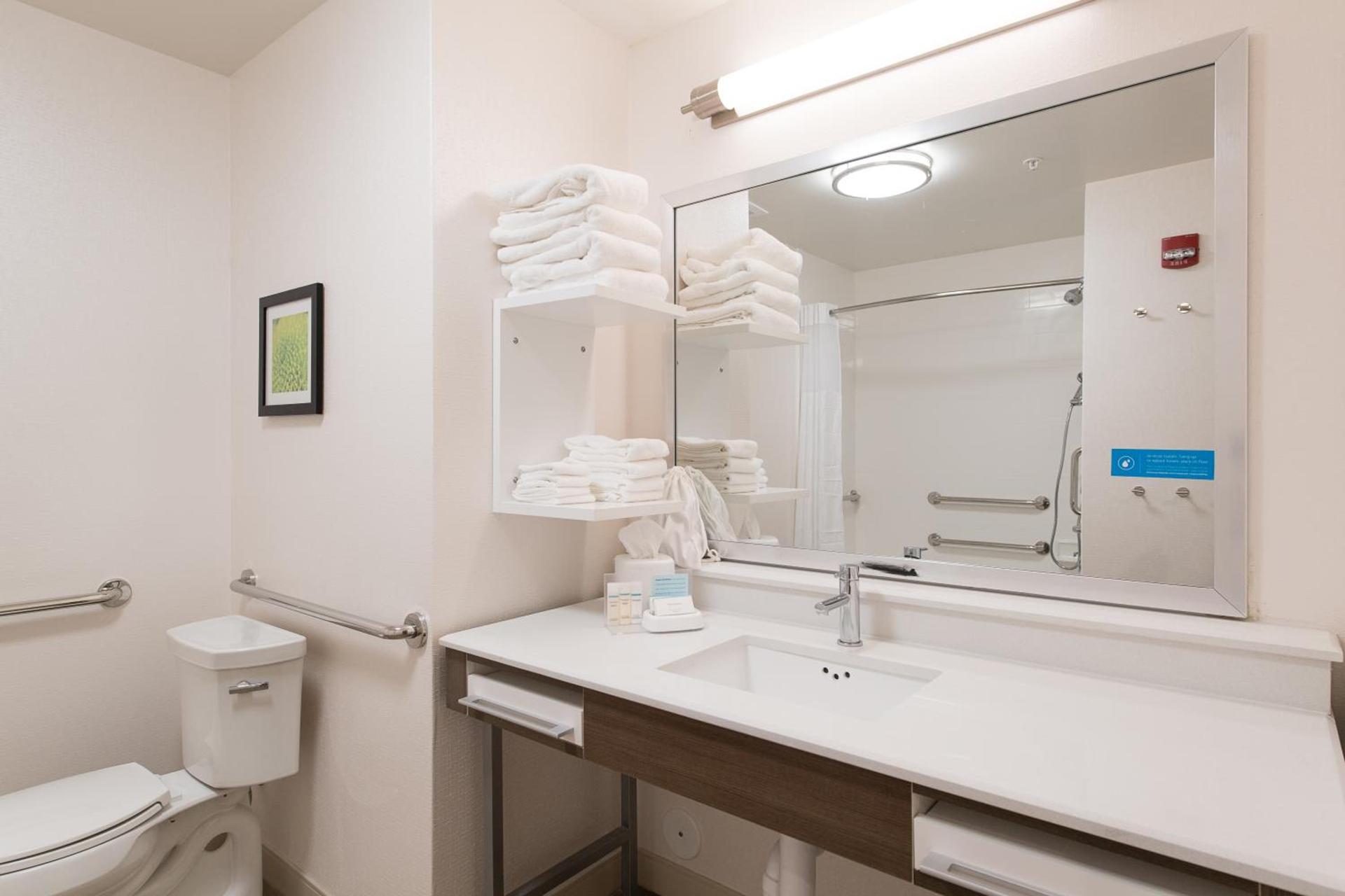 Hampton Inn and Suites Fayetteville, NC photo 39