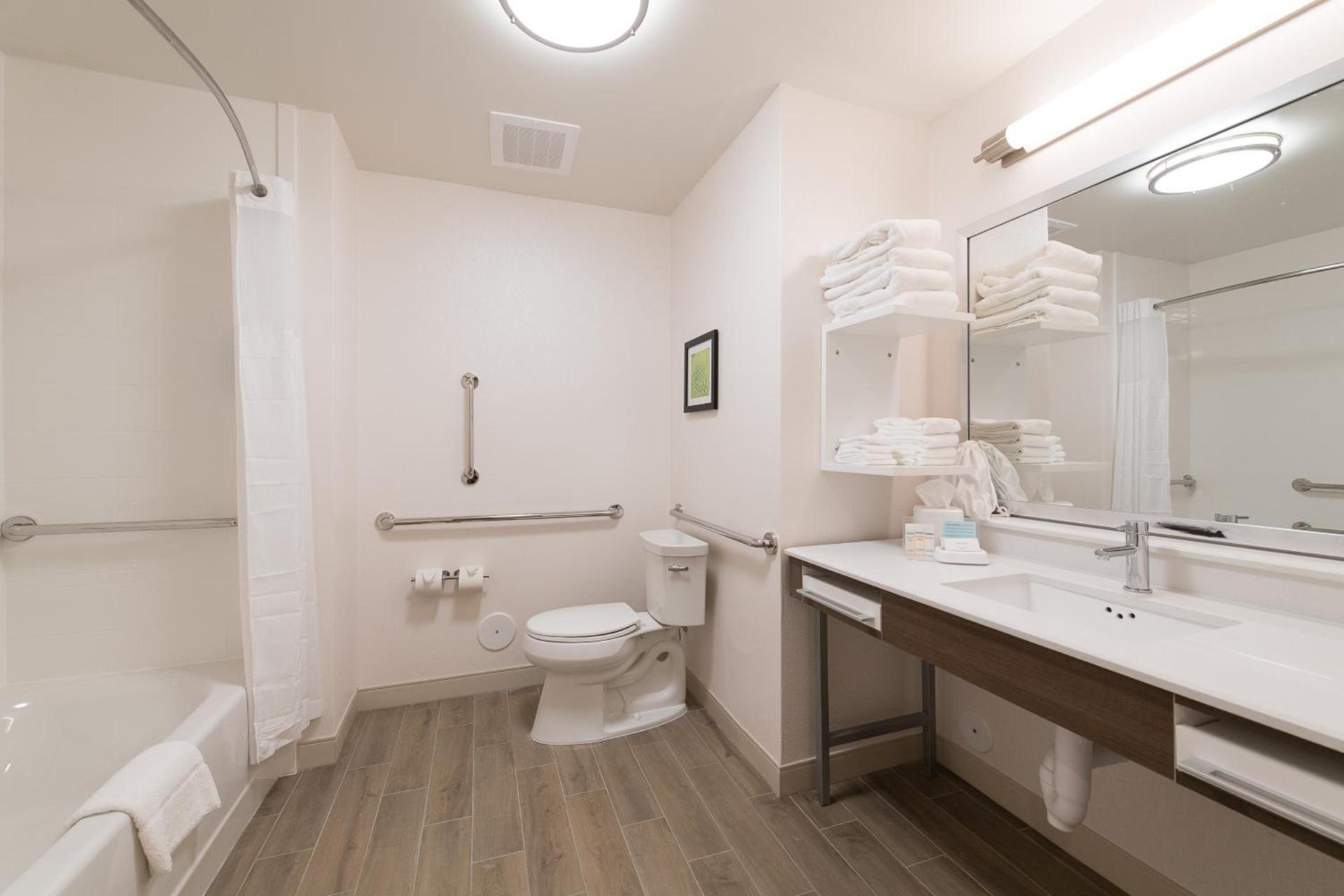 Hampton Inn and Suites Fayetteville, NC photo 37