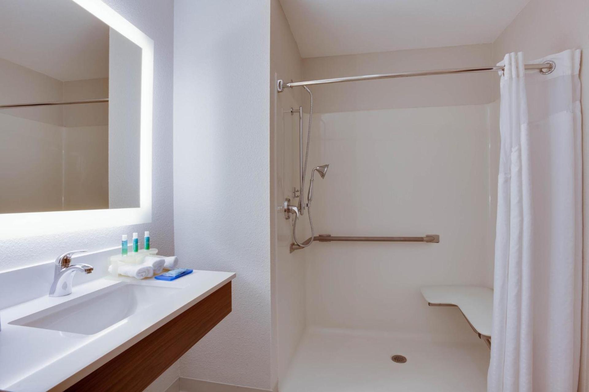 Holiday Inn Express & Suites Orlando International Airport by IHG photo 26