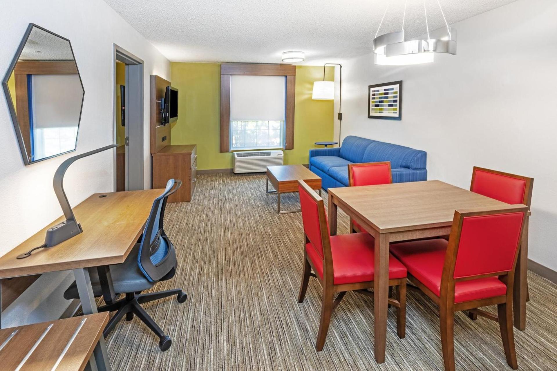 Holiday Inn Express & Suites Sulphur - Lake Charles by IHG photo 46