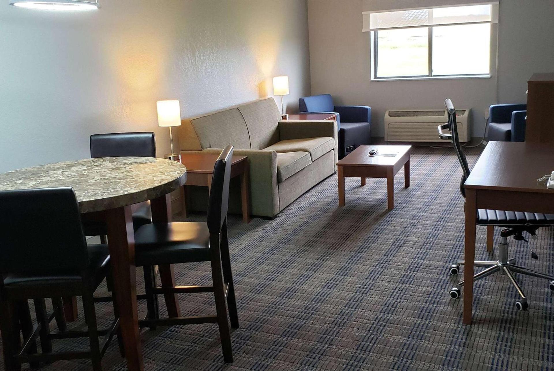 AmericInn by Wyndham Mauston photo 3