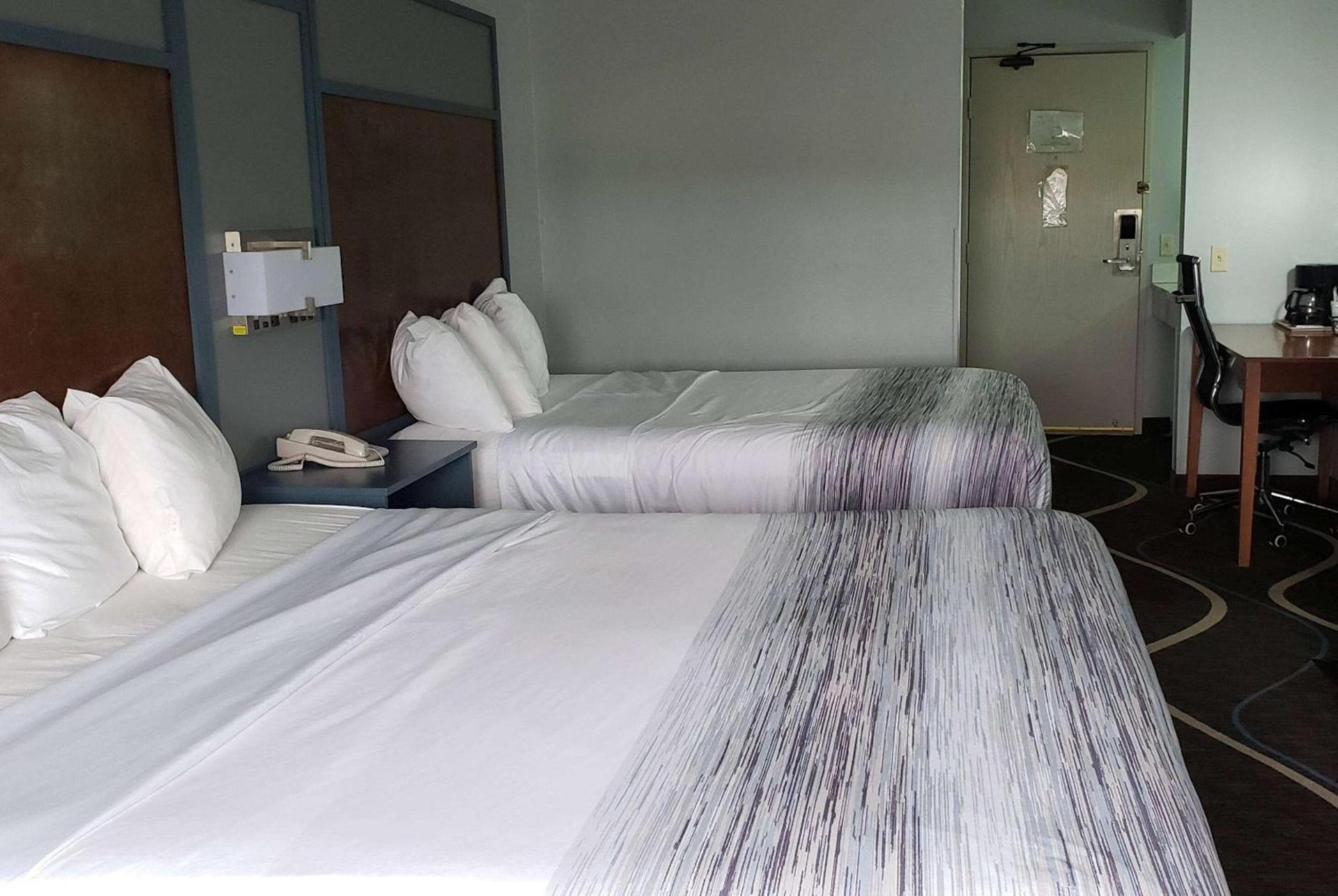 AmericInn by Wyndham Mauston photo 4