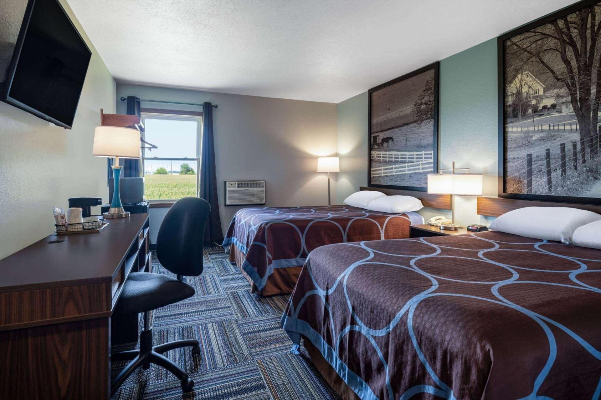 Super 8 by Wyndham Mattoon photo 10