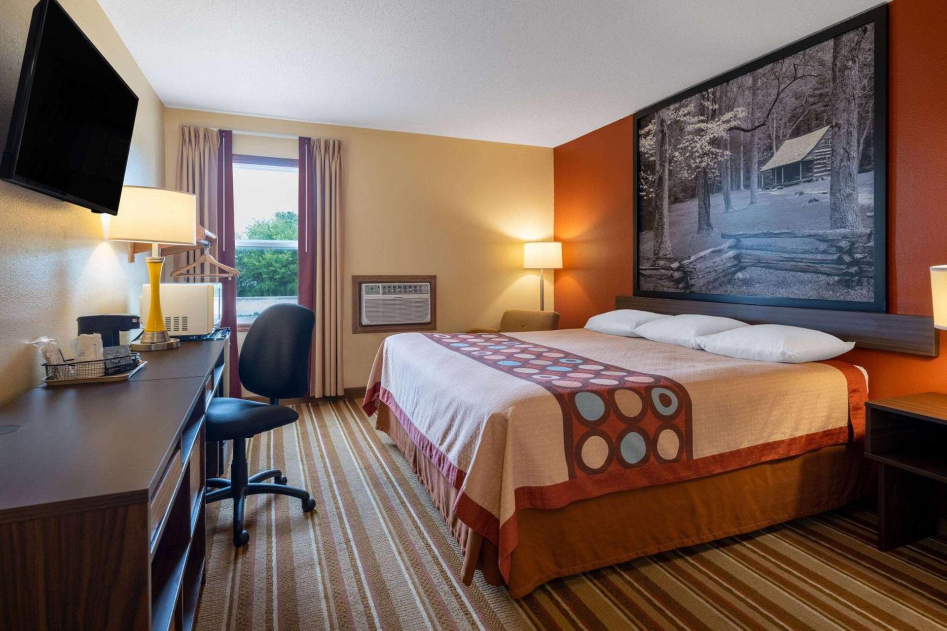 Super 8 by Wyndham Mattoon photo 16