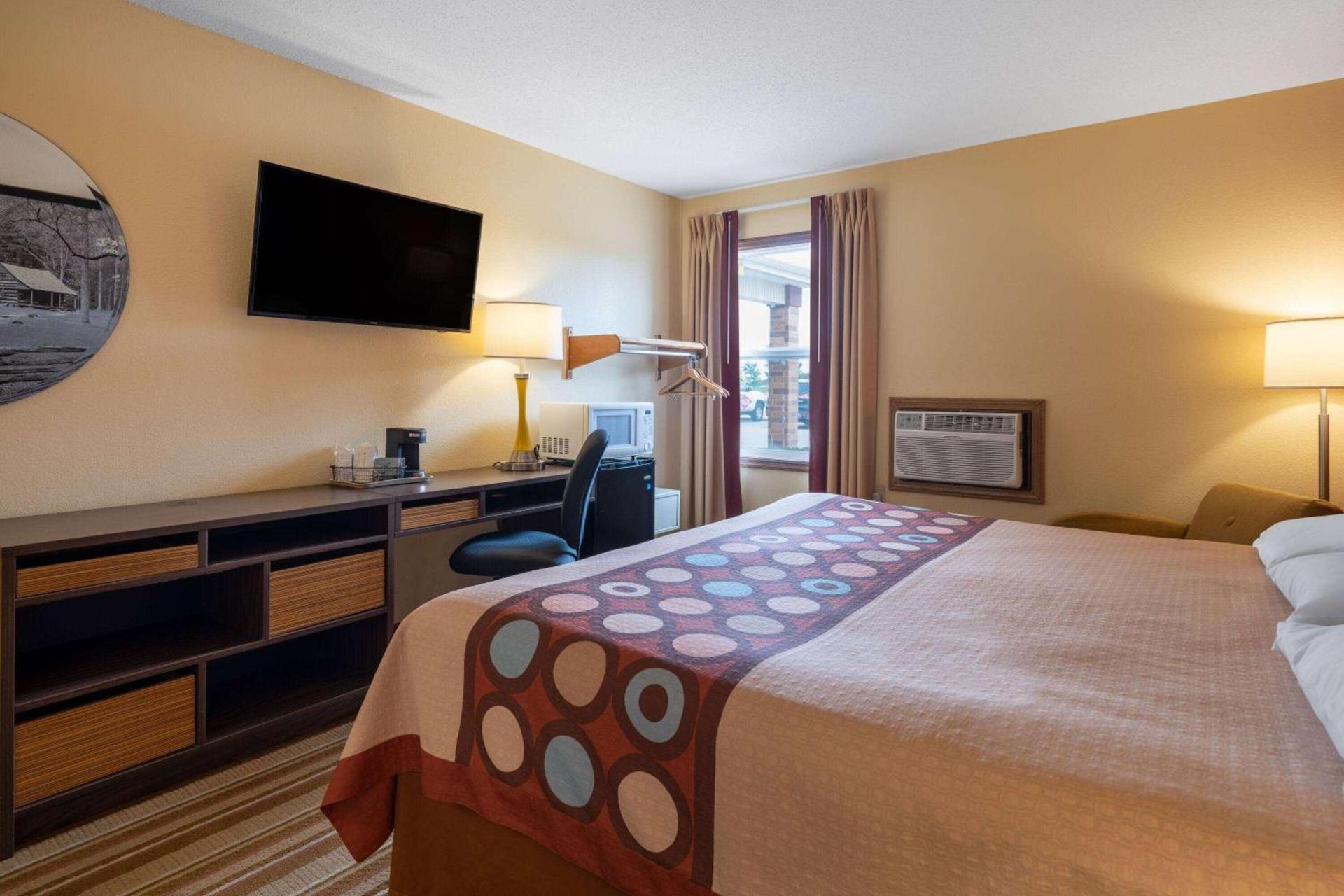 Super 8 by Wyndham Mattoon photo 19