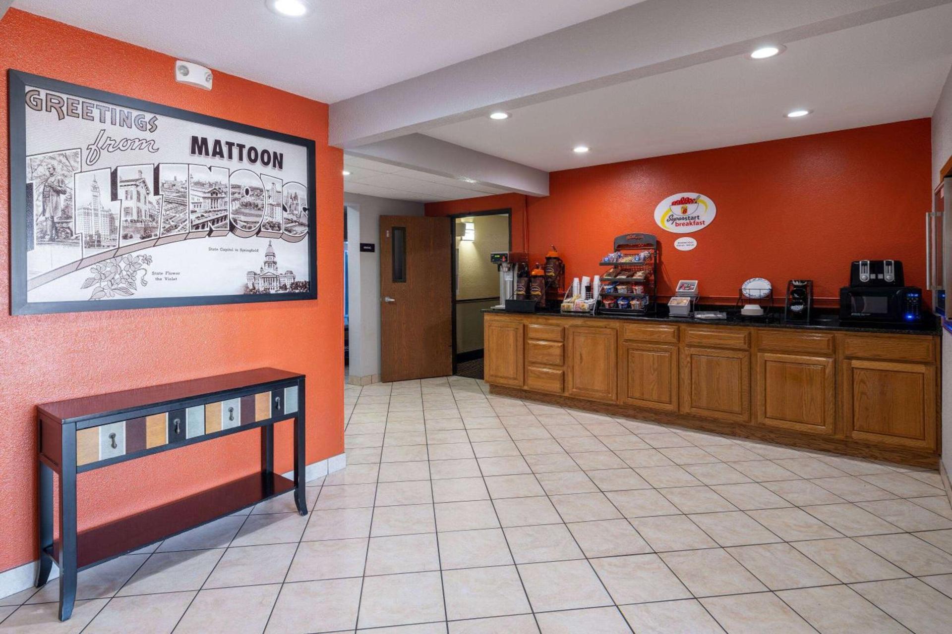 Super 8 by Wyndham Mattoon photo 32