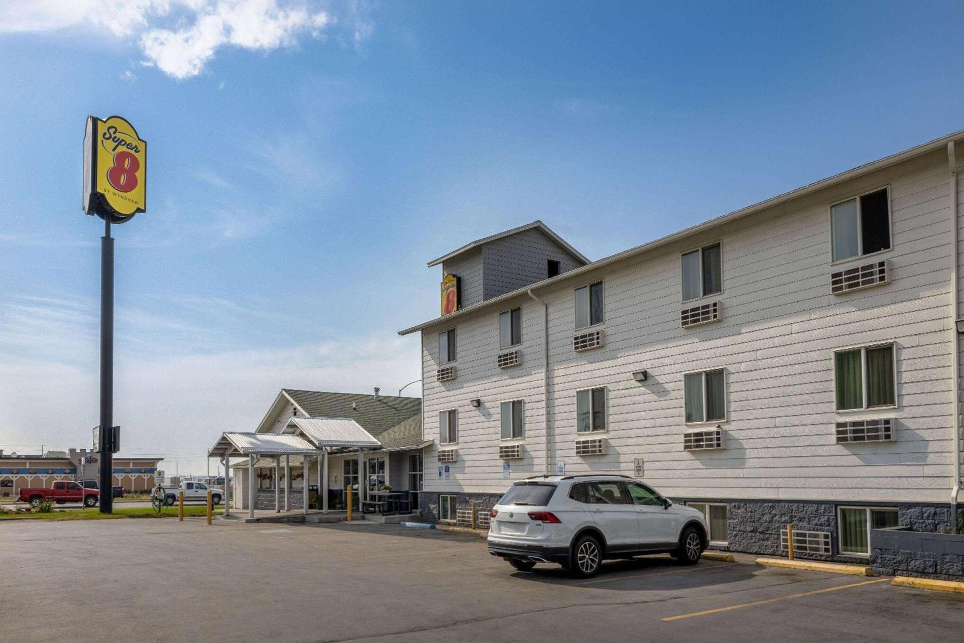 Super 8 by Wyndham Belgrade/Bozeman Airport photo 3