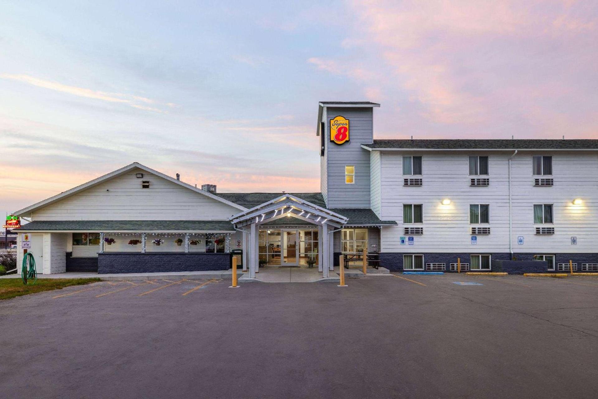Super 8 by Wyndham Belgrade/Bozeman Airport photo 5