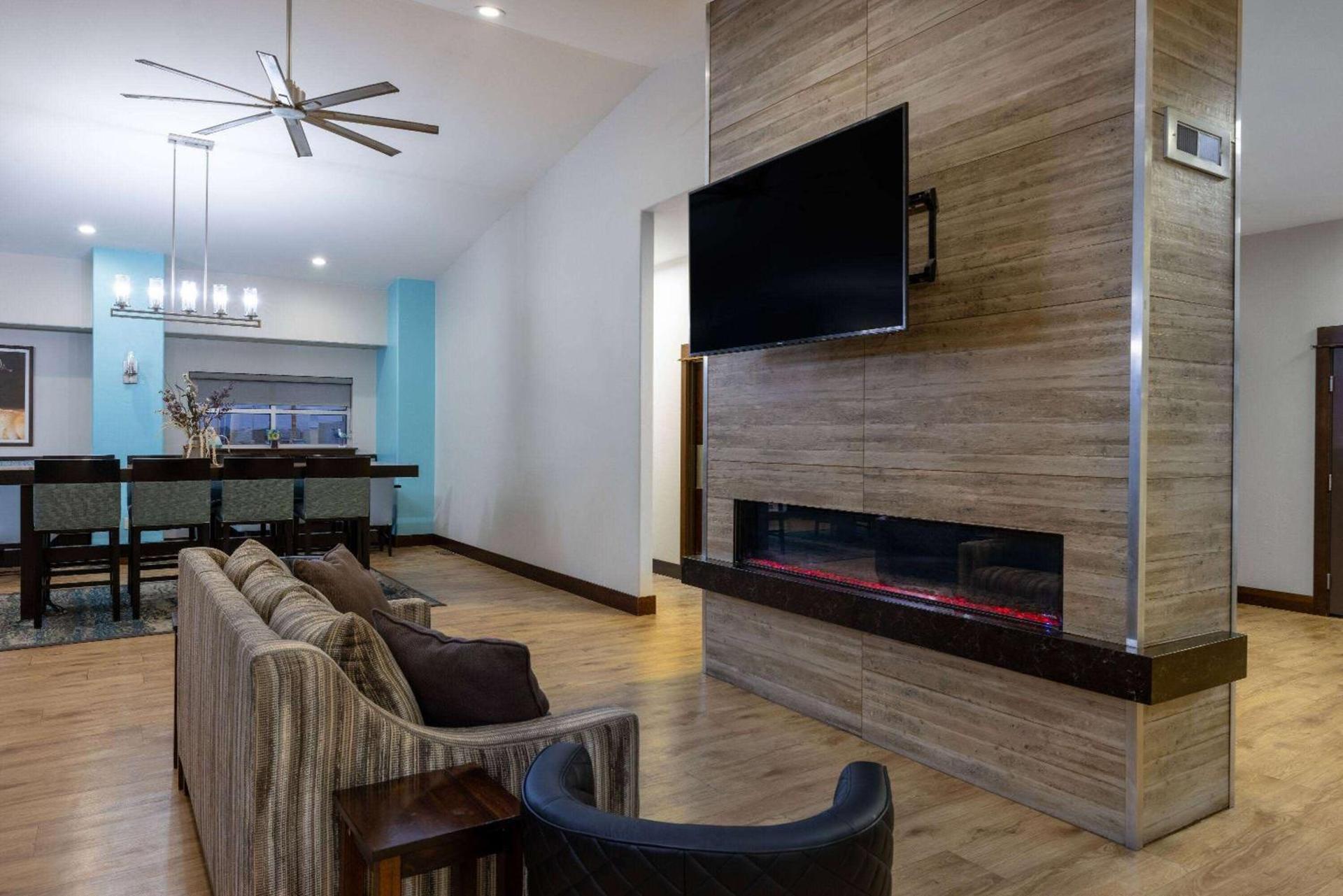 Super 8 by Wyndham Belgrade/Bozeman Airport photo 7