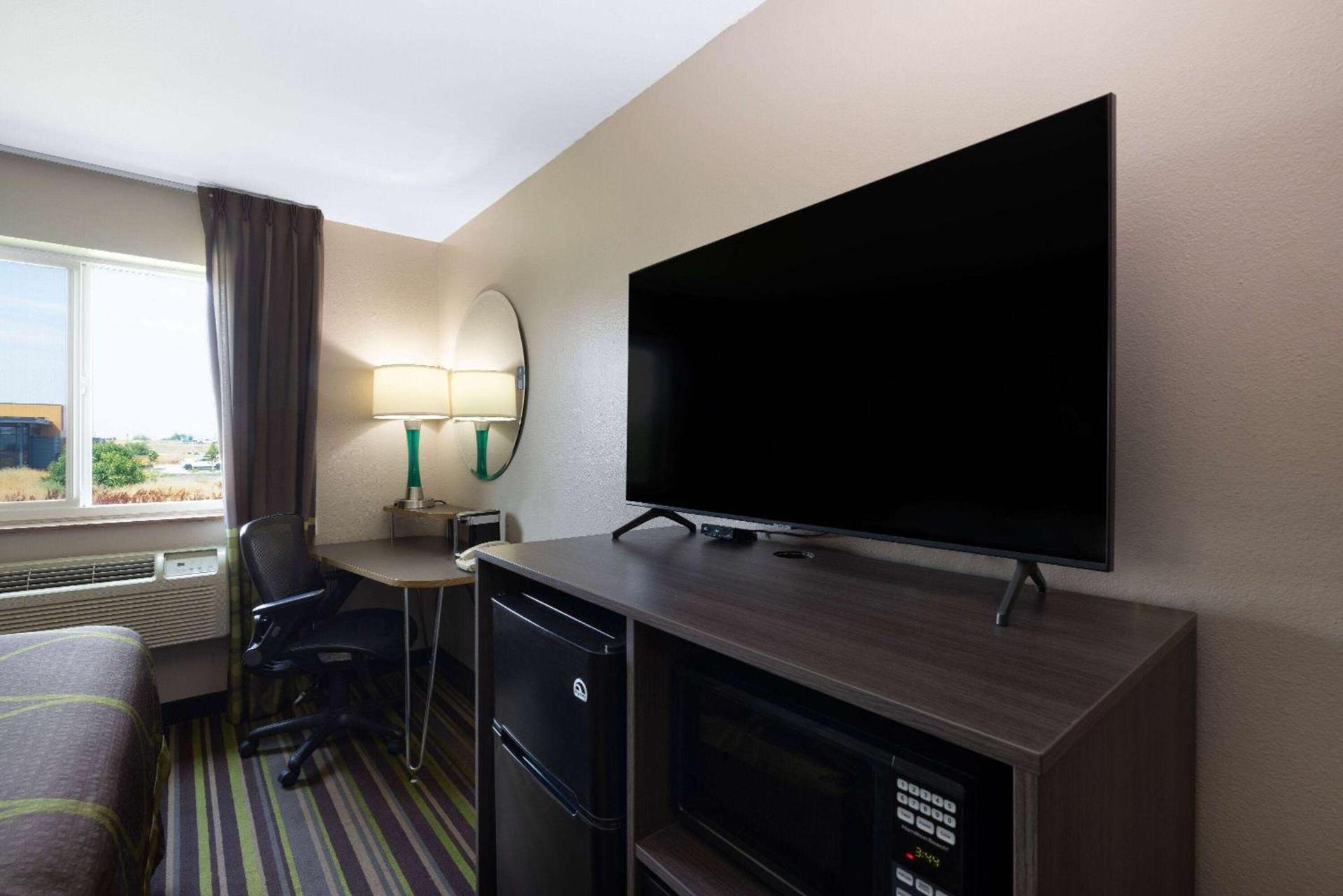 Super 8 by Wyndham Belgrade/Bozeman Airport photo 15