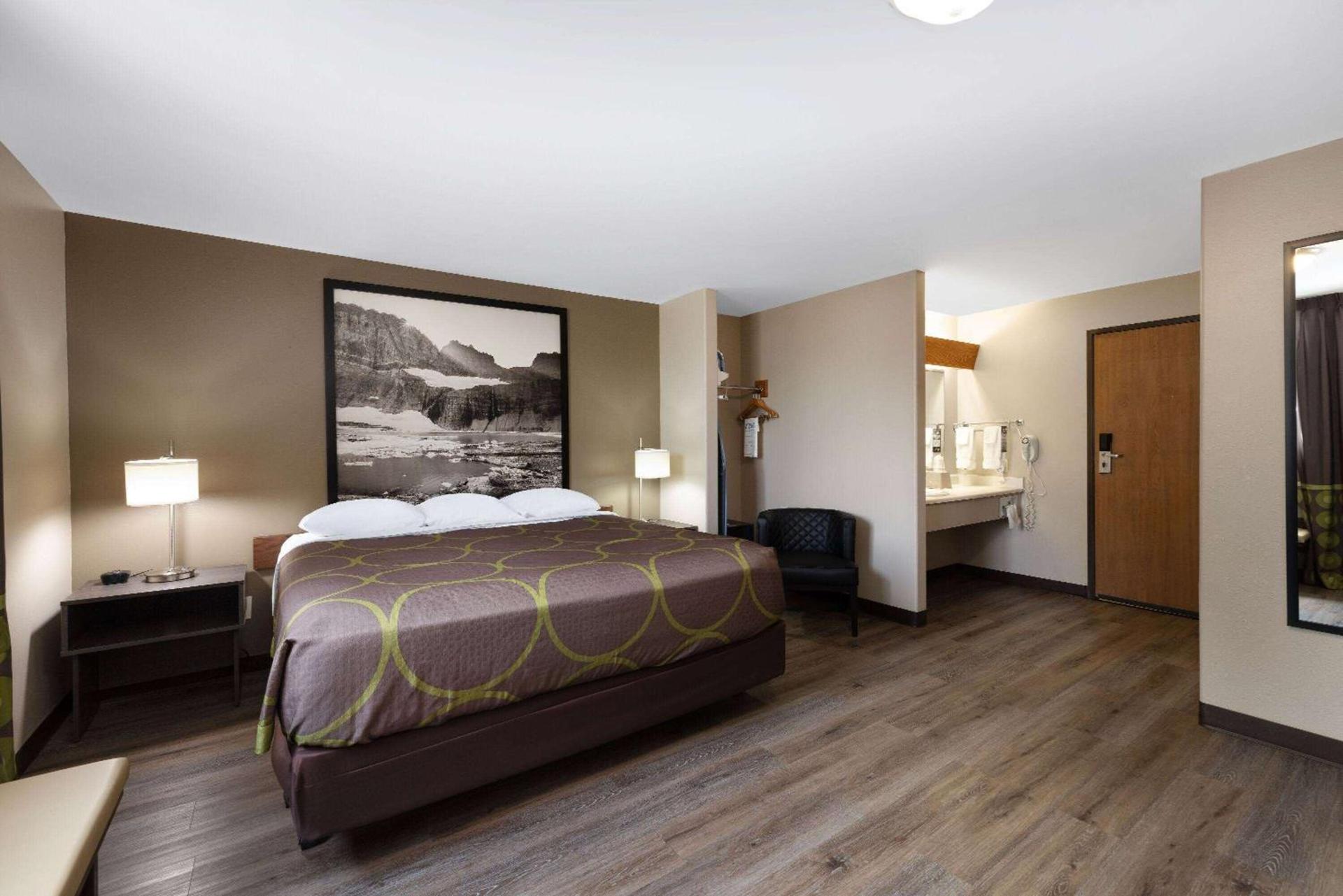Super 8 by Wyndham Belgrade/Bozeman Airport photo 25