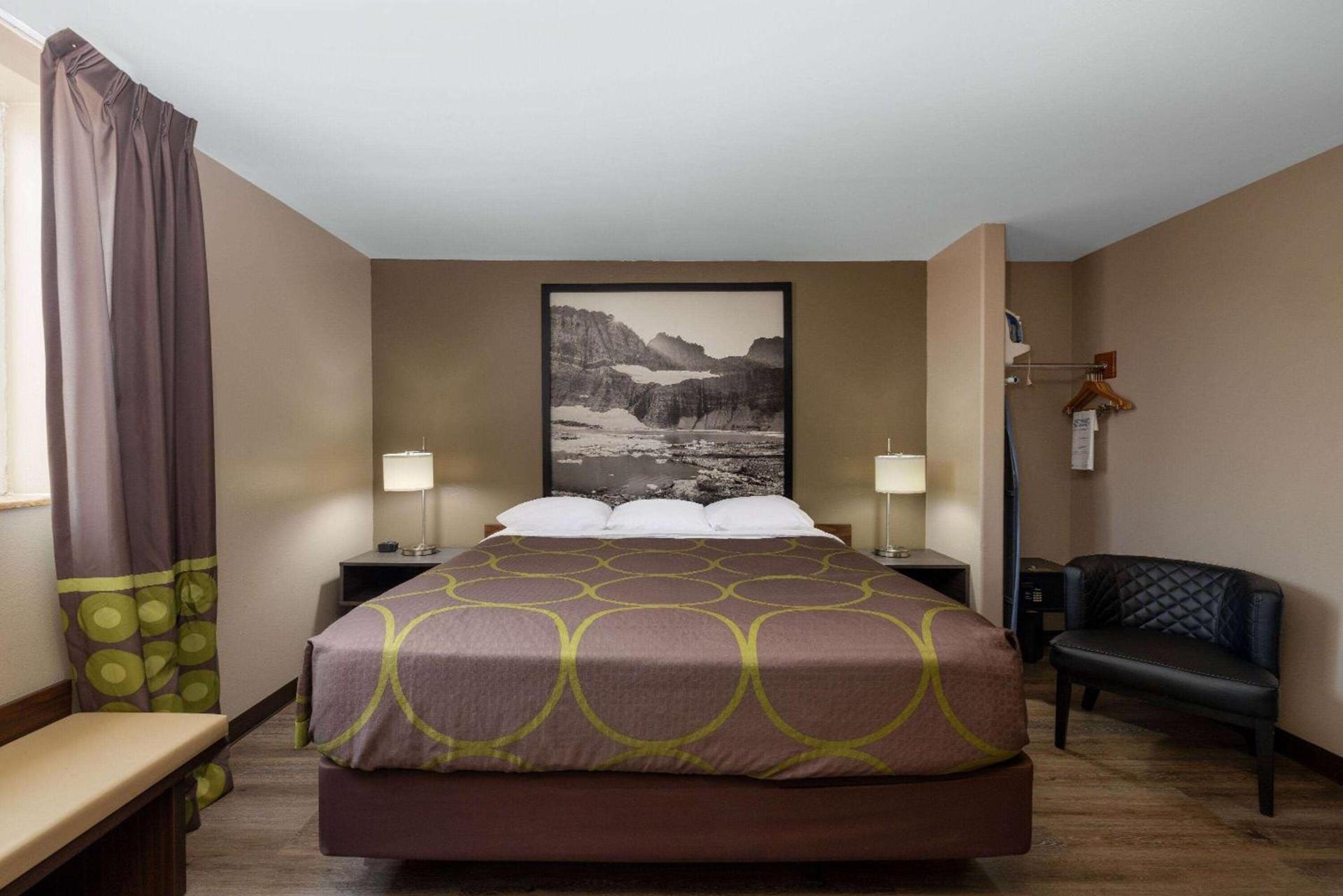 Super 8 by Wyndham Belgrade/Bozeman Airport photo 24