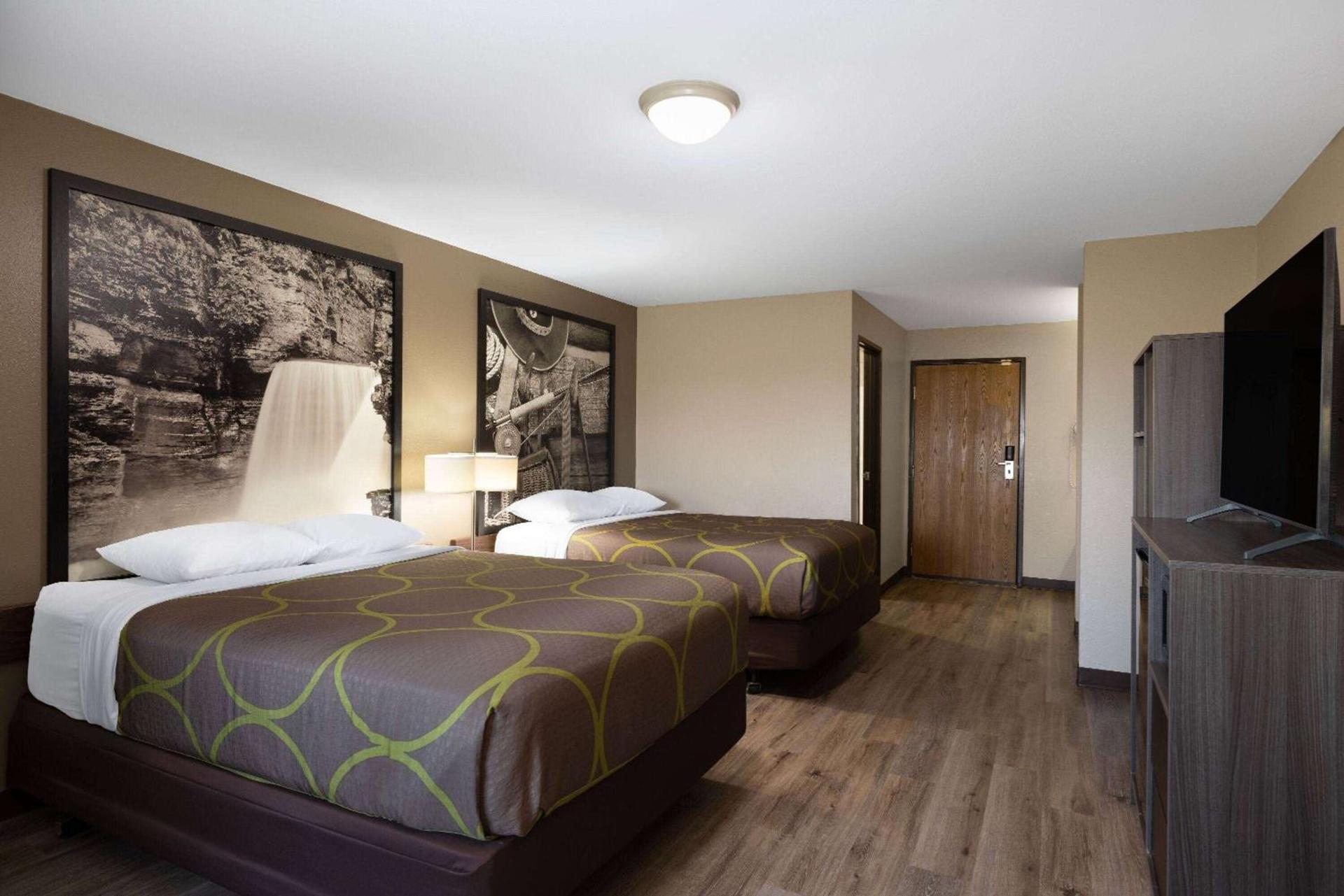 Super 8 by Wyndham Belgrade/Bozeman Airport photo 32
