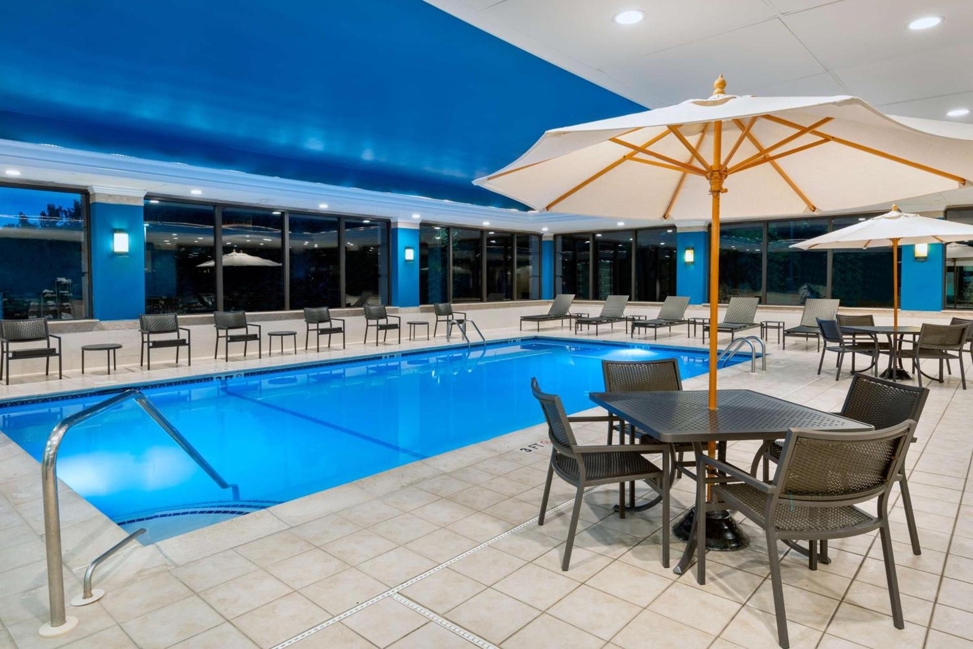 Hampton Inn Hartford Airport photo 4