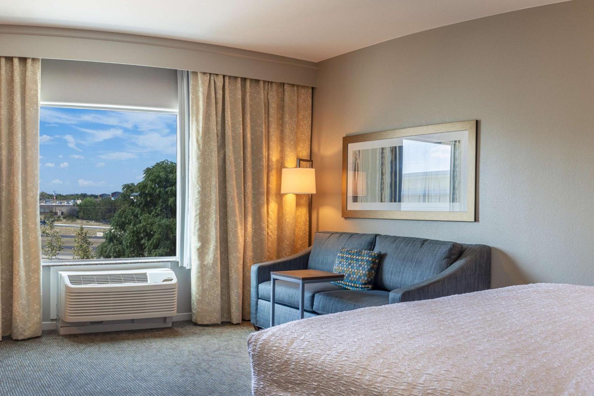 Hampton Inn & Suites Boerne photo 35