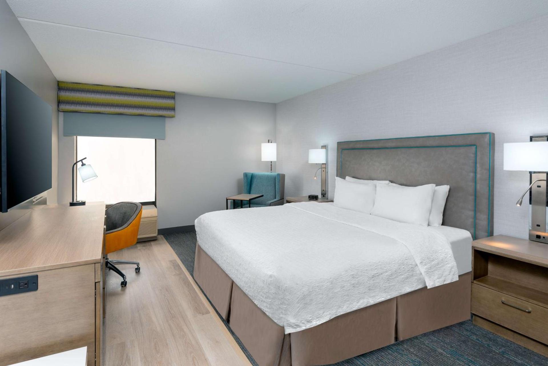 Hampton Inn Hartford Airport photo 13