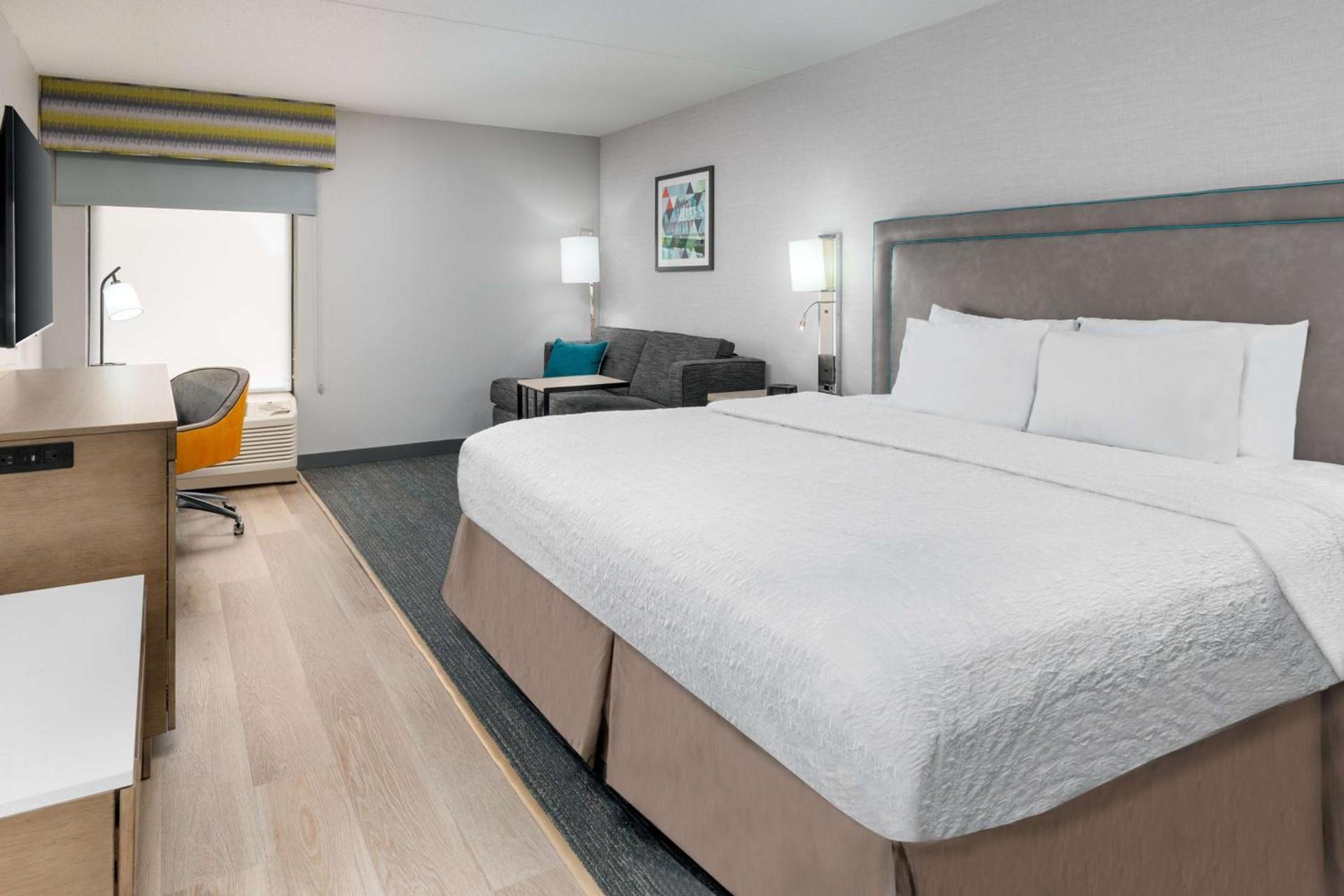 Hampton Inn Hartford Airport photo 17