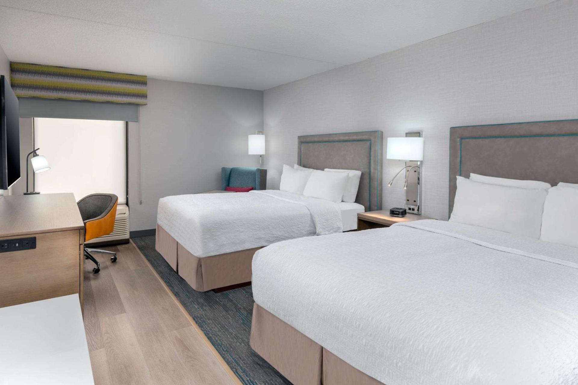 Hampton Inn Hartford Airport photo 18