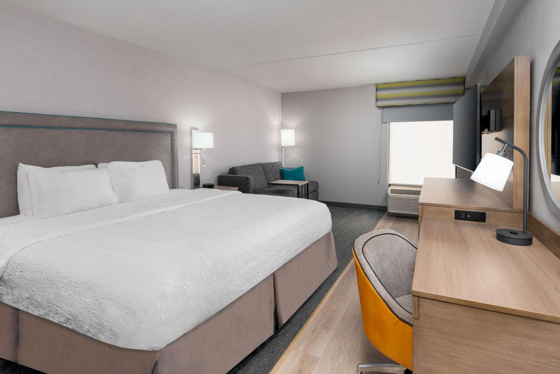 Hampton Inn Hartford Airport photo 21