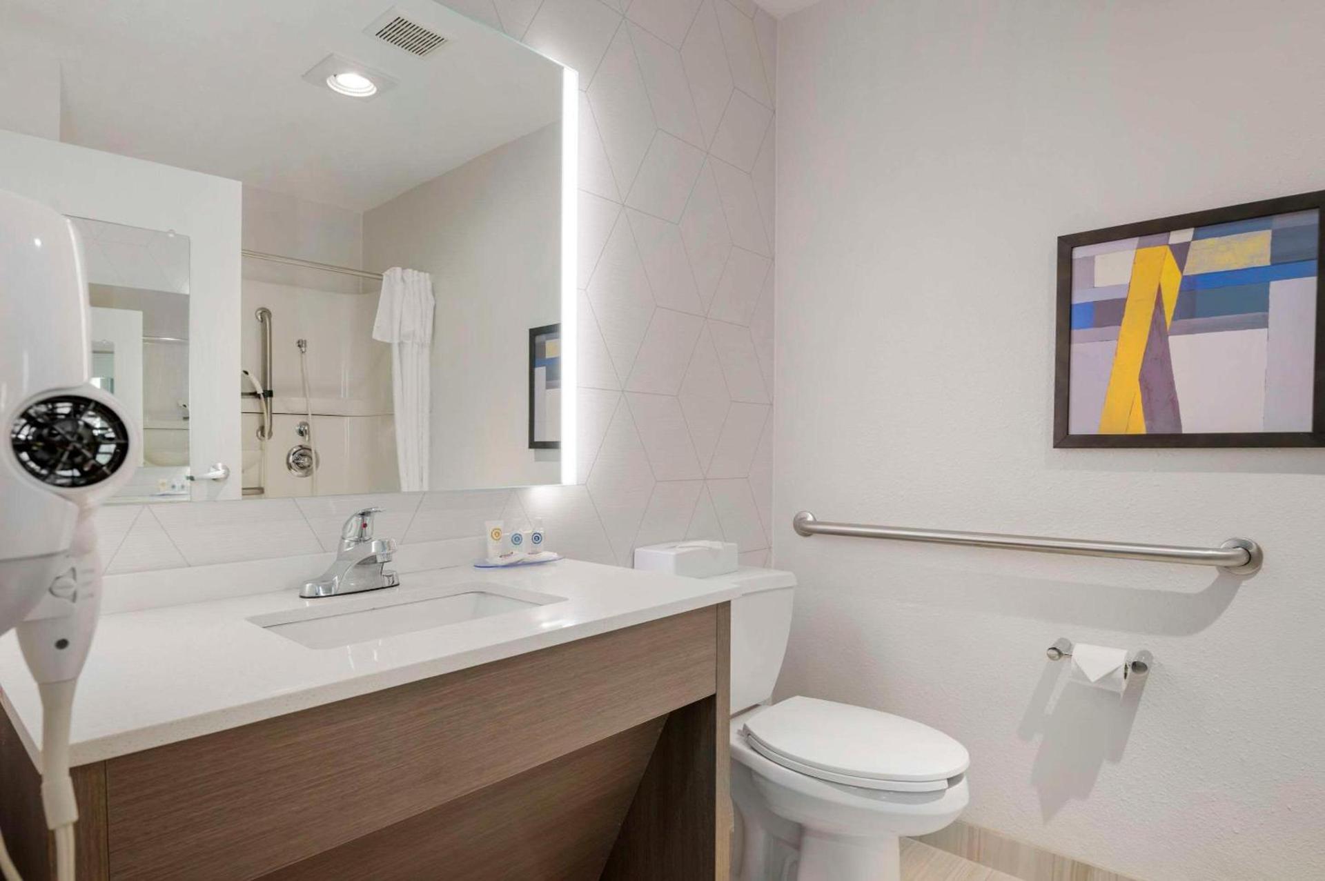 Comfort Inn Edinburgh - Columbus photo 33