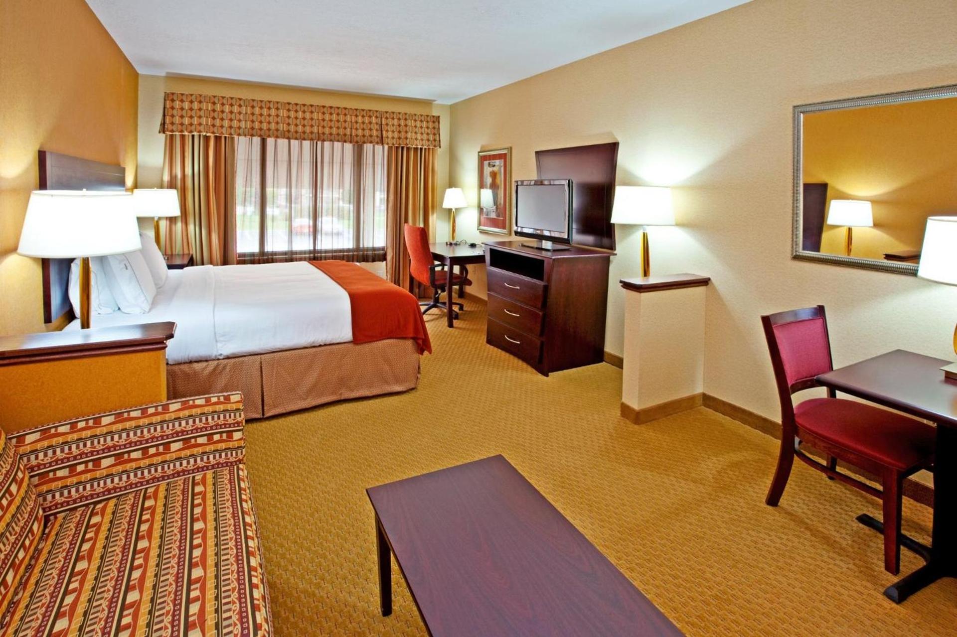 Holiday Inn Express Hotel & Suites Franklin by IHG photo 40