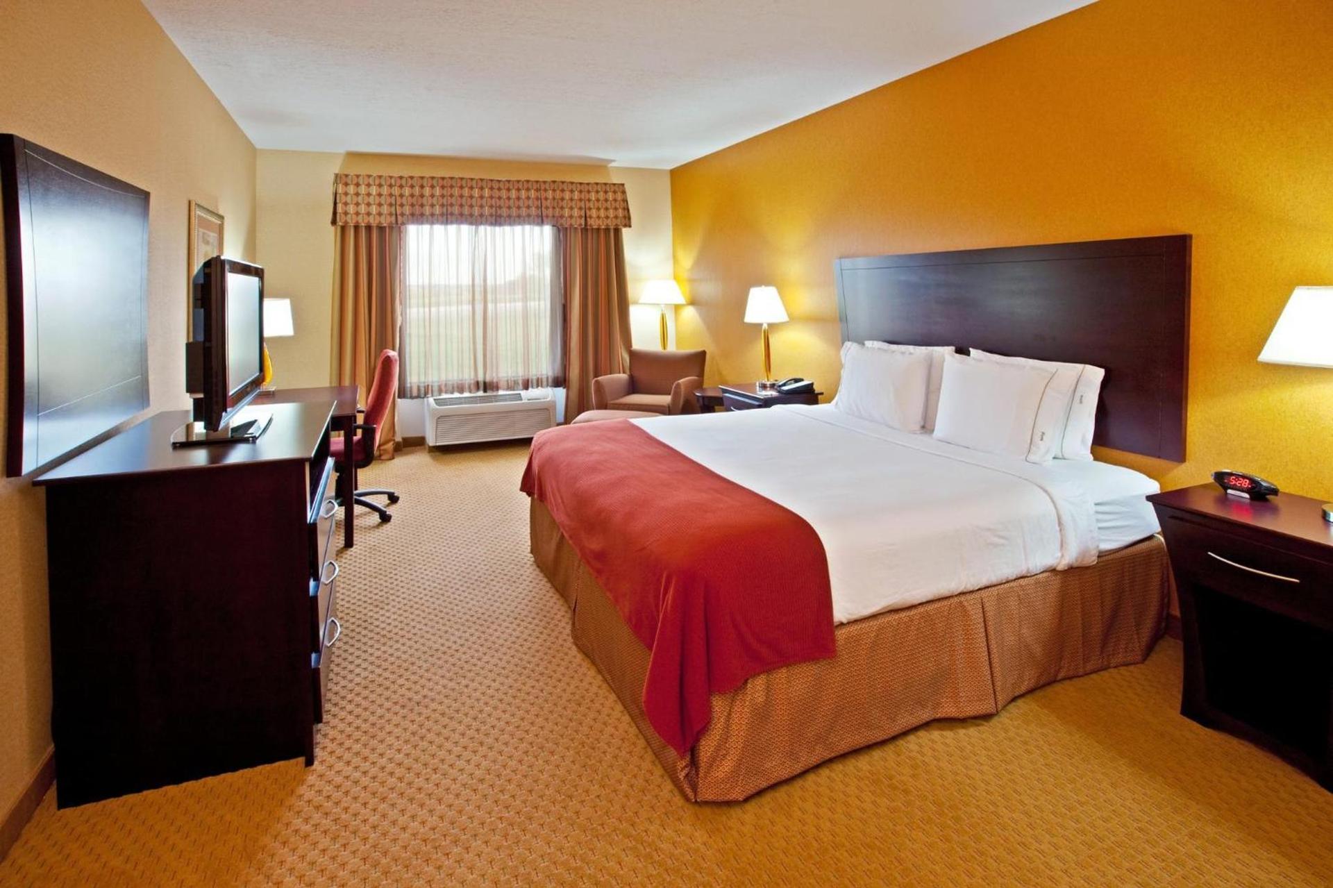 Holiday Inn Express Hotel & Suites Franklin by IHG photo 43