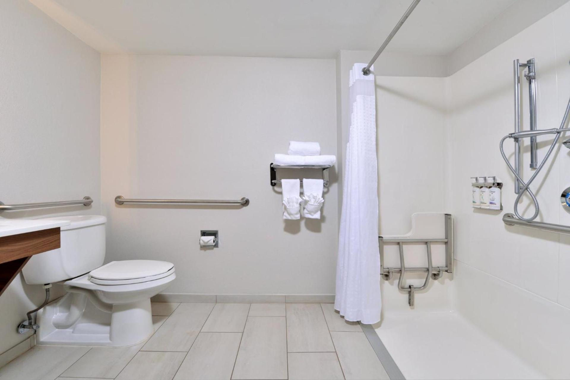 Holiday Inn Express Blowing Rock South, an IHG Hotel photo 73