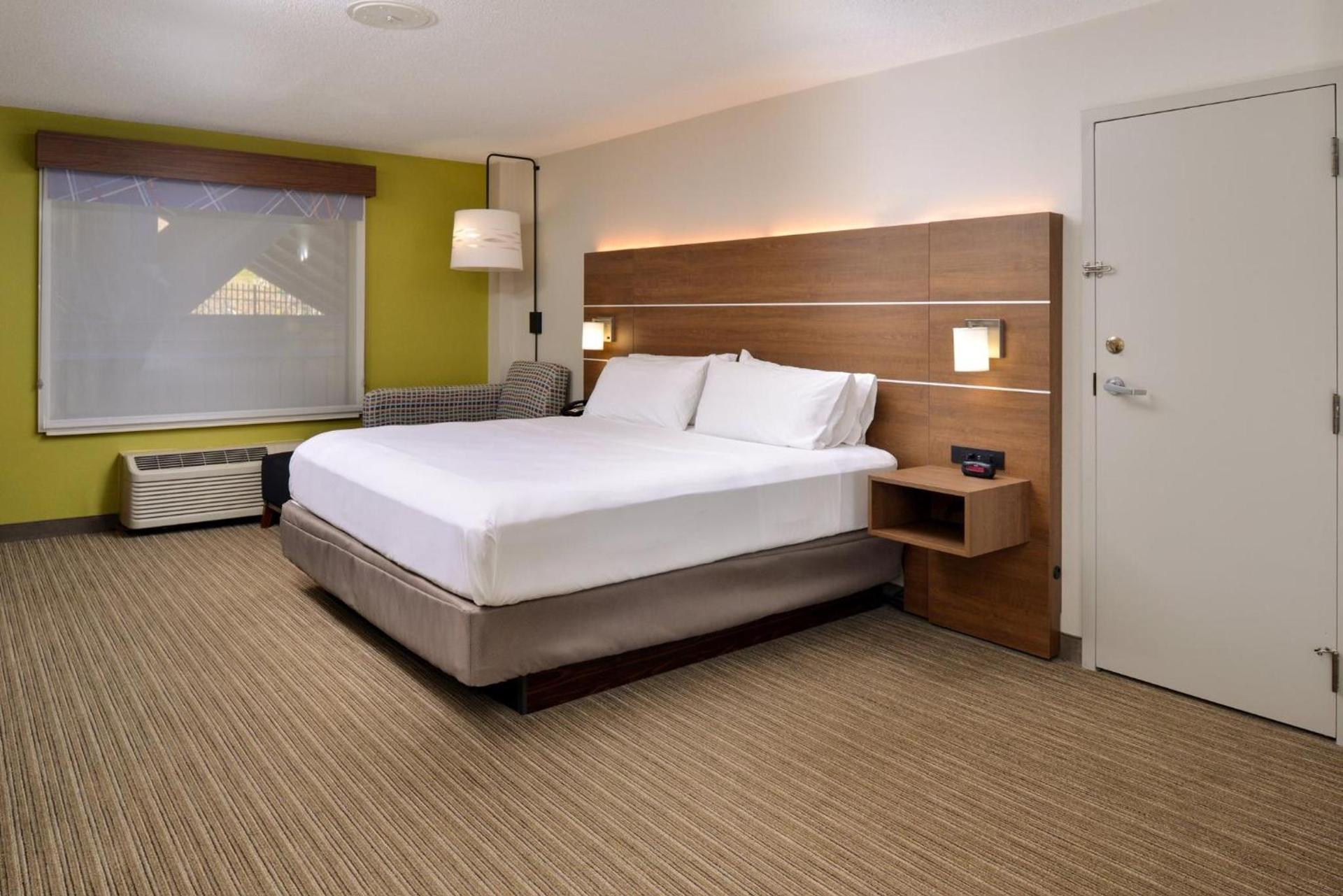 Holiday Inn Express Blowing Rock South, an IHG Hotel photo 62