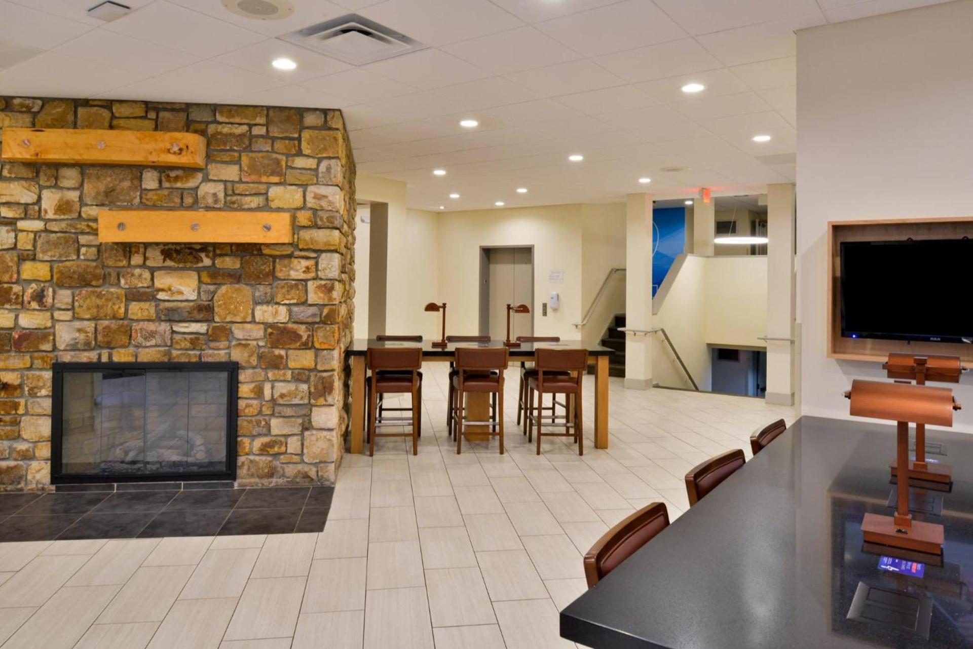 Holiday Inn Express Blowing Rock South, an IHG Hotel photo 51