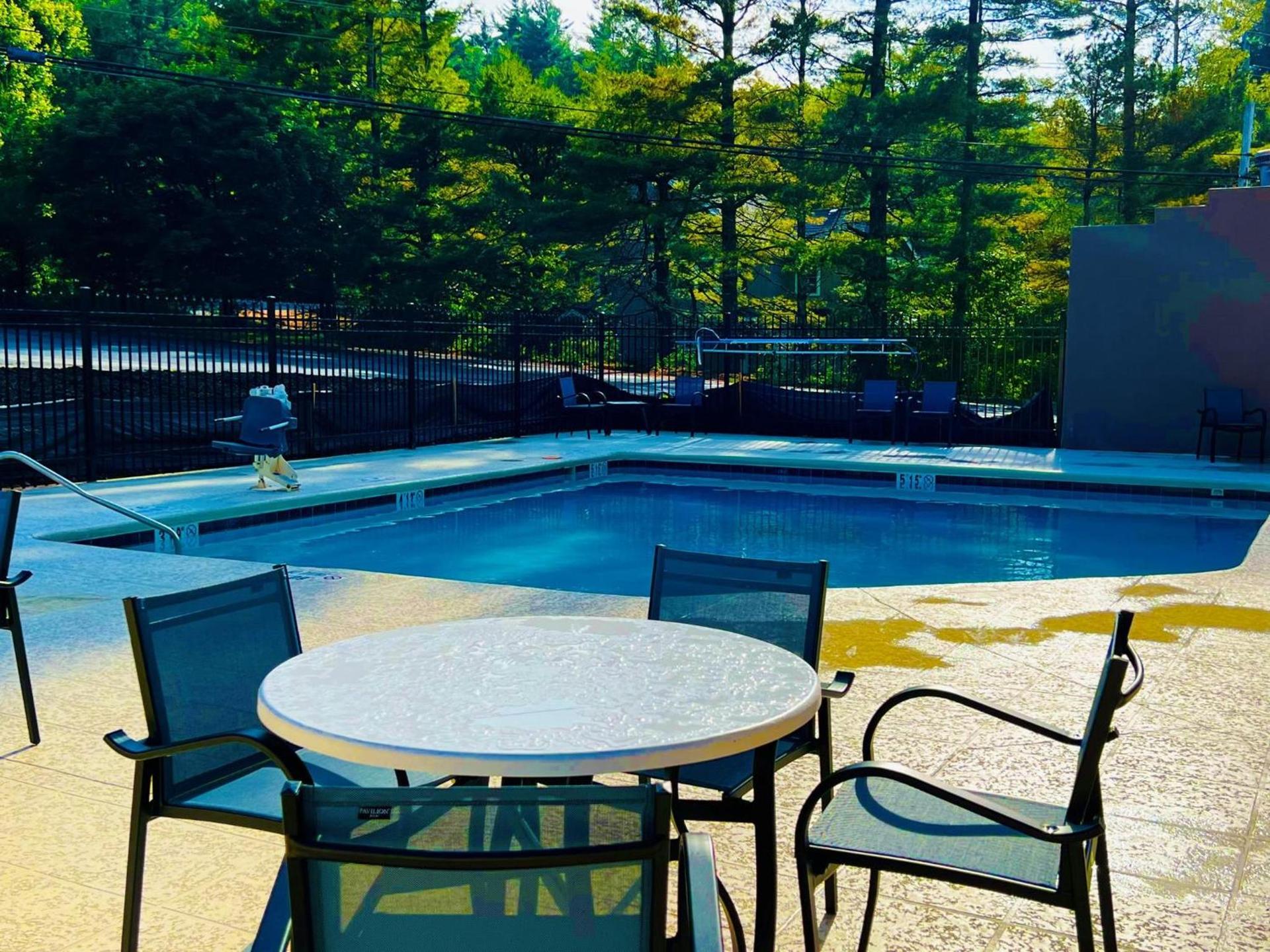 Holiday Inn Express Blowing Rock South, an IHG Hotel photo 41