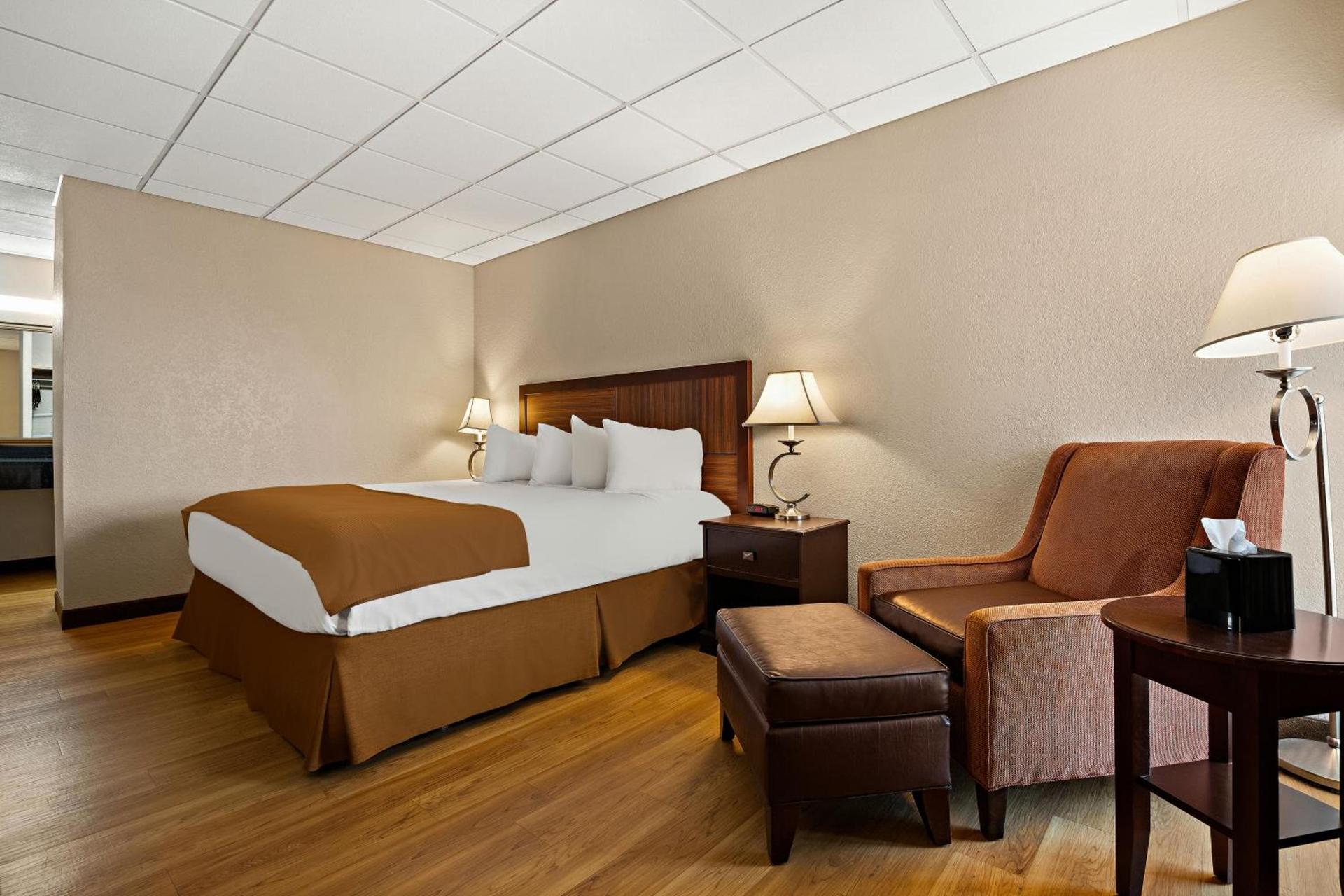 Rodeway Inn McPherson East photo 51