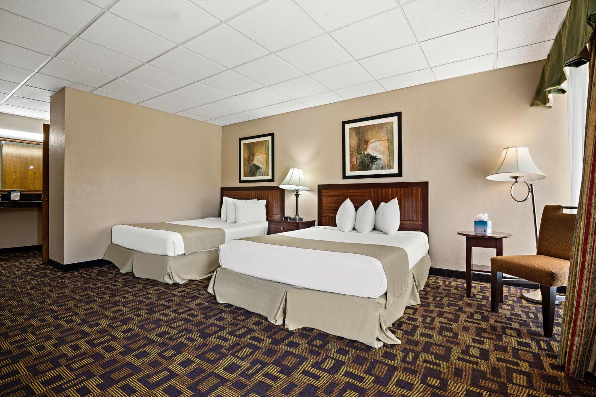 Rodeway Inn McPherson East photo 54