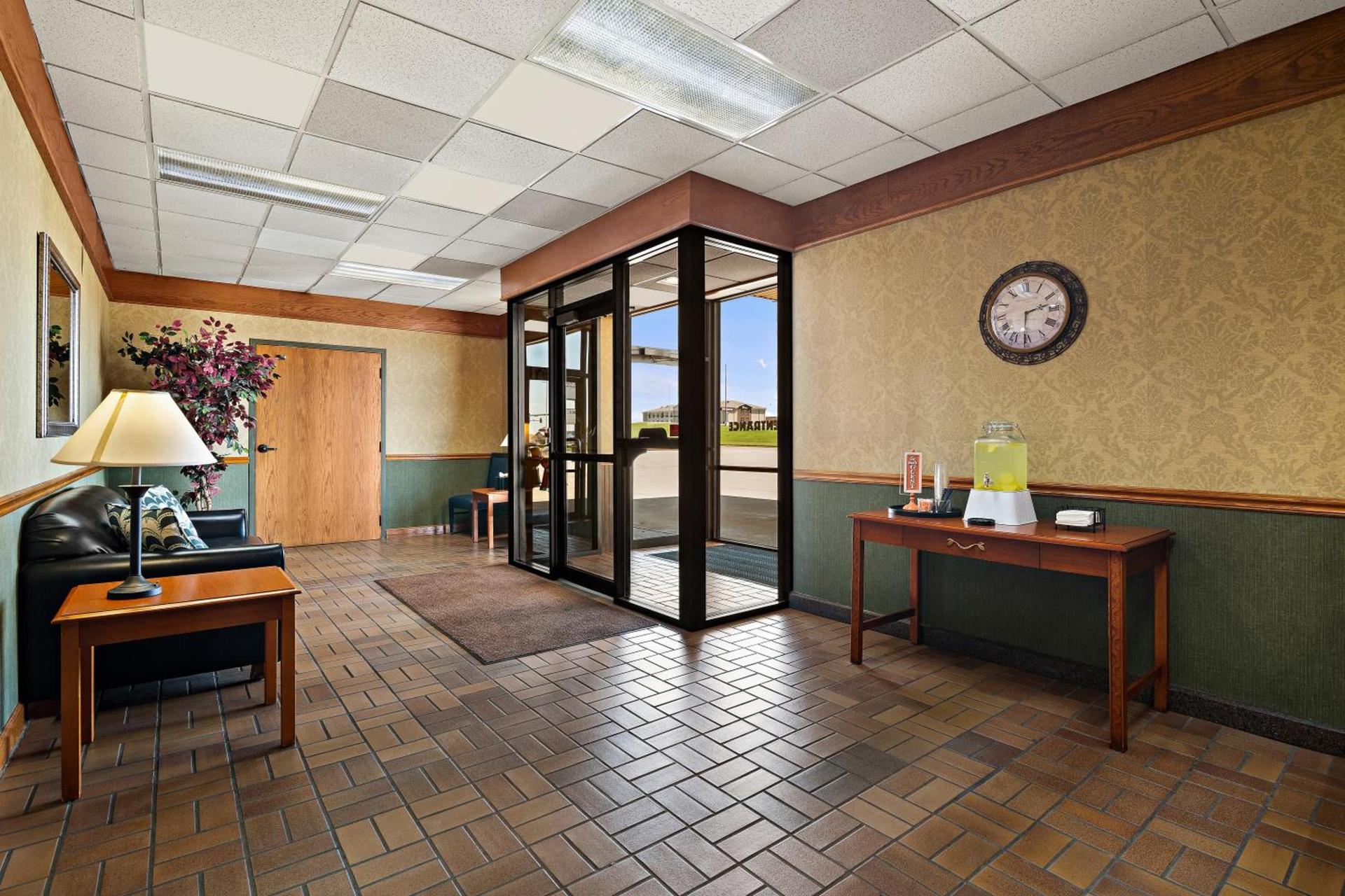 Rodeway Inn McPherson East photo 42