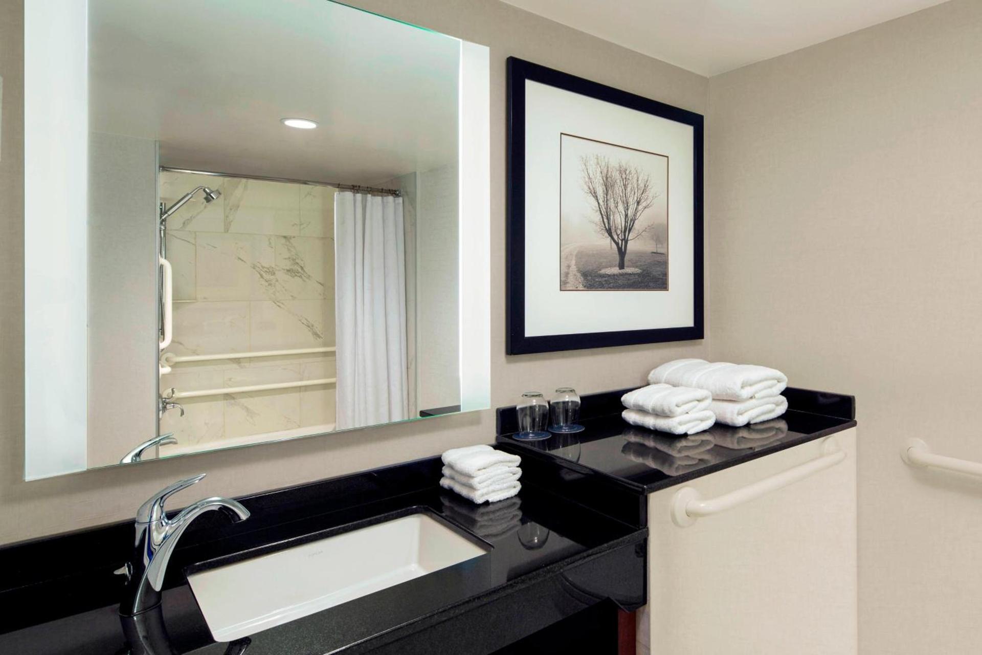 Sheraton West Des Moines photo 10
