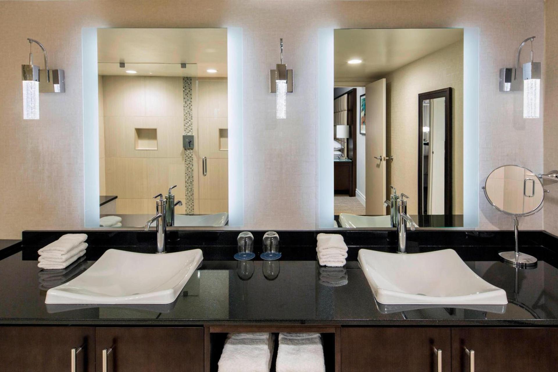 Sheraton West Des Moines photo 17