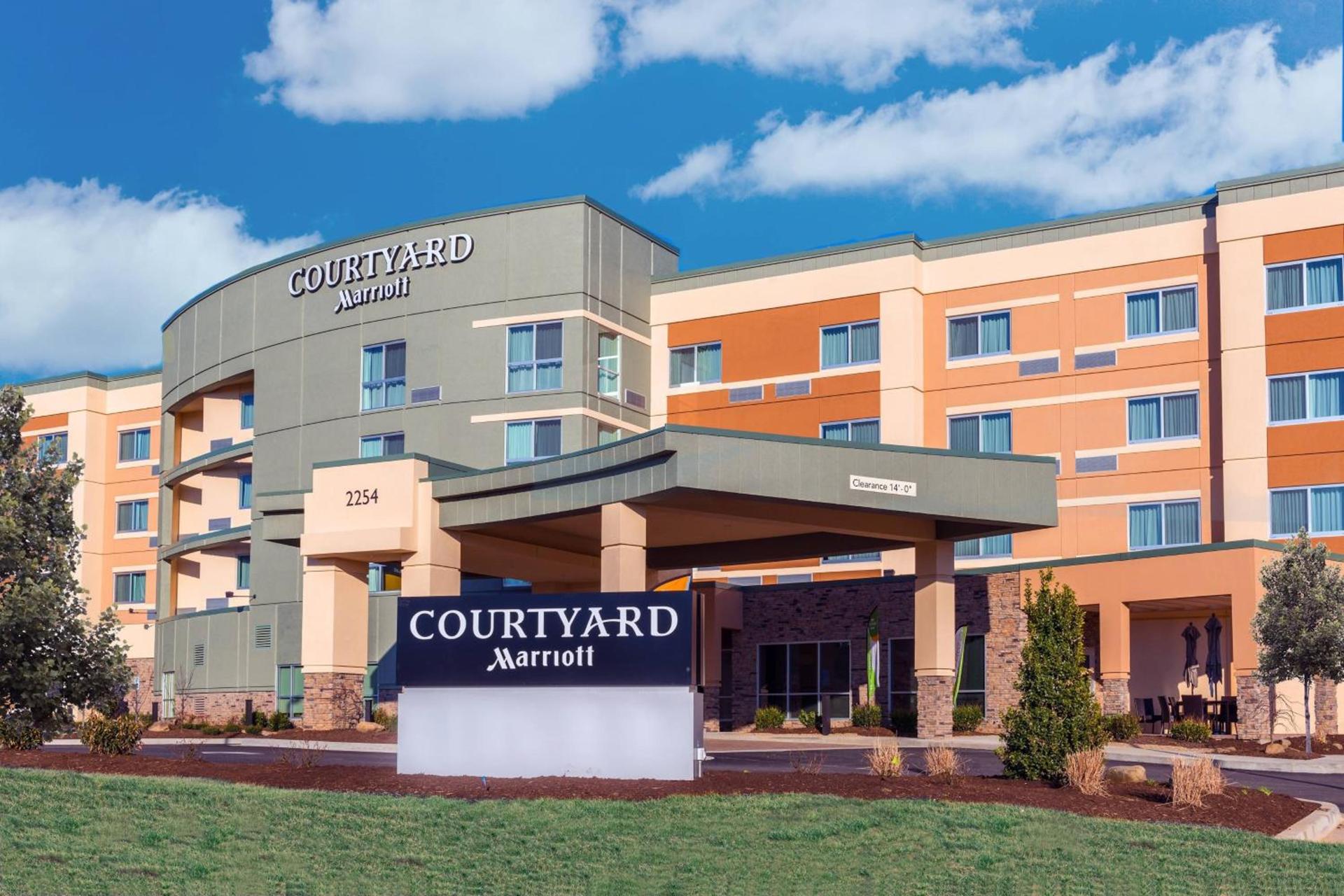 Courtyard by Marriott Somerset photo 2