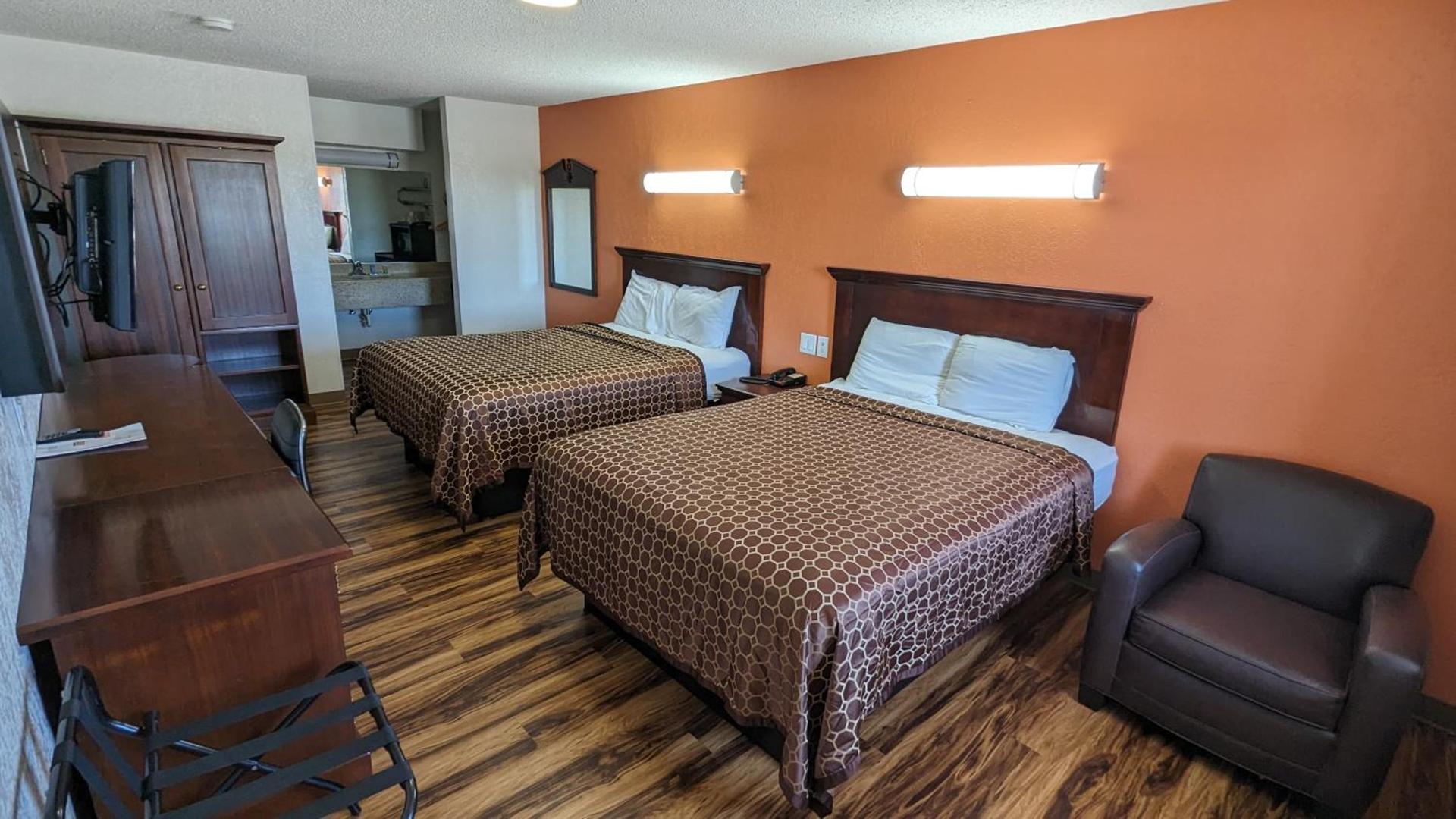 Hillcrest Inn & Suites Ozona photo 18