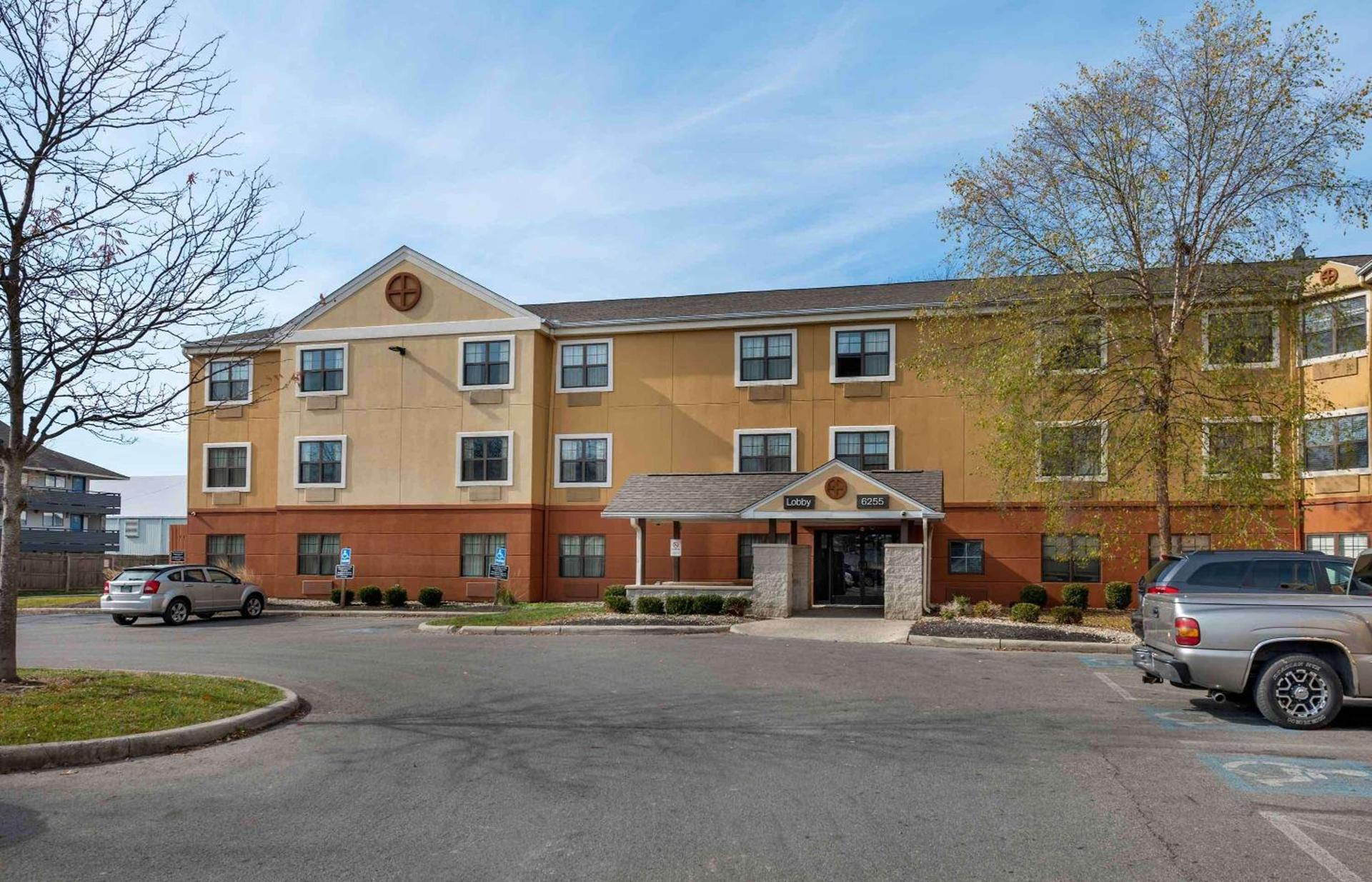 MainStay Suites Columbus North - Worthington photo 1