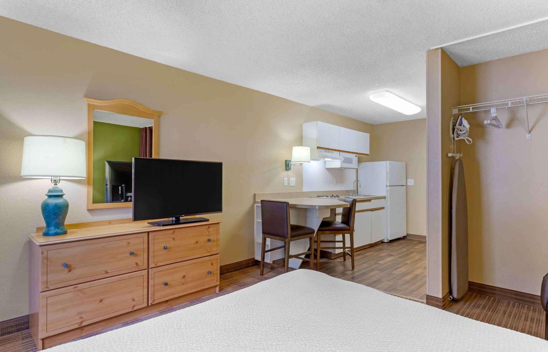 Extended Stay America Suites - Houston - Galleria - Uptown photo 10