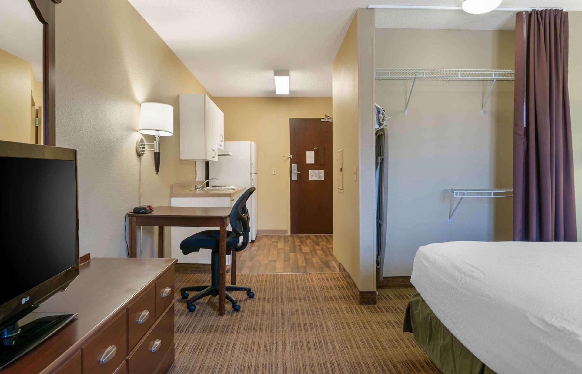 Extended Stay America Suites - Detroit - Metropolitan Airport photo 16