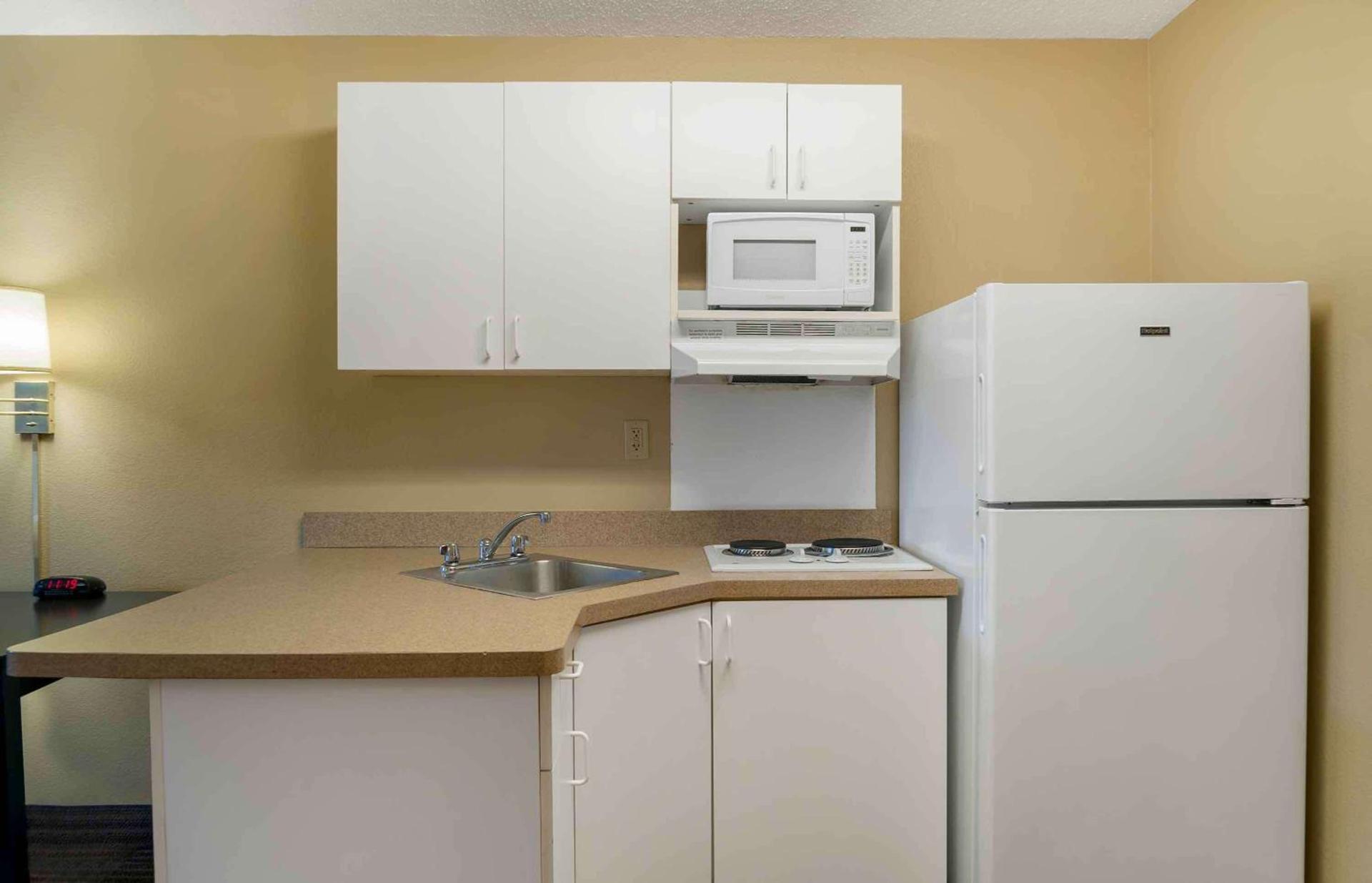 Extended Stay America Suites - Detroit - Metropolitan Airport photo 24